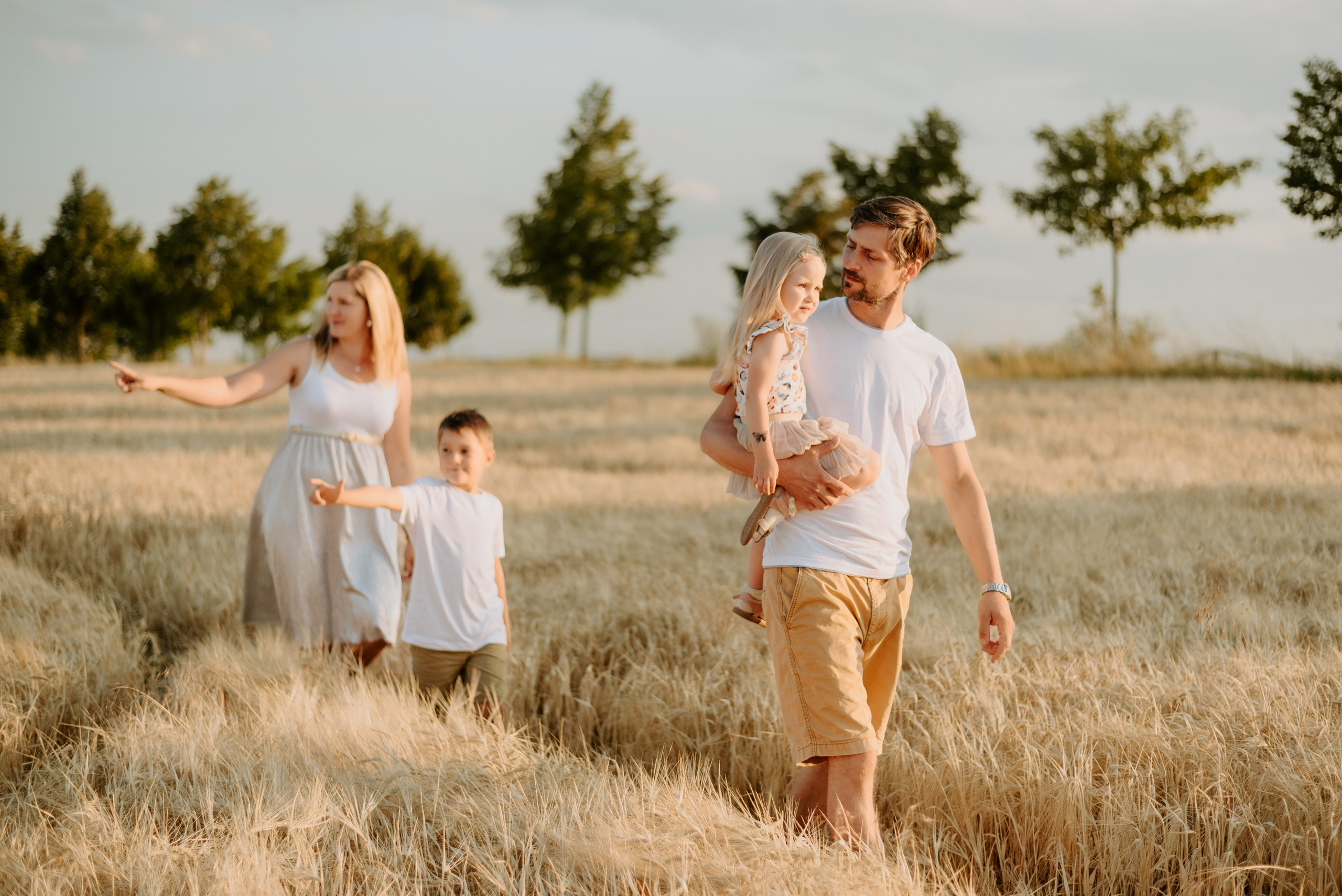 Lucka and family. Lifestyle, wedding and family photographer