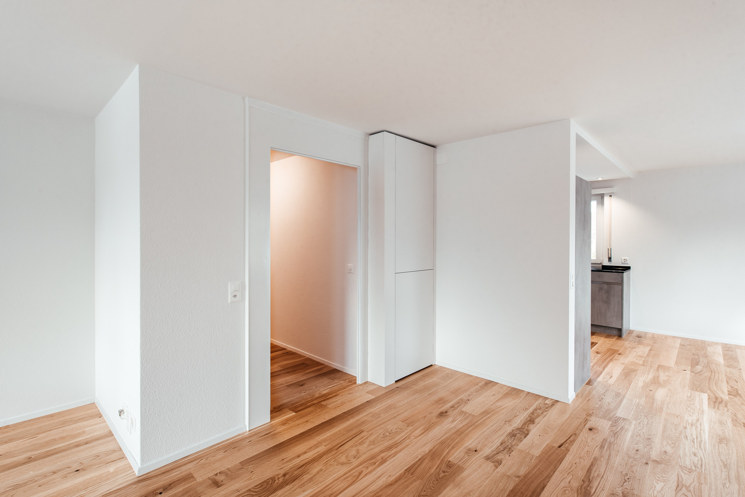 Wohnung, WINDISCH, AARGAU. Hallo! Ich bin Elena und arbeite als Immobilienfotografin