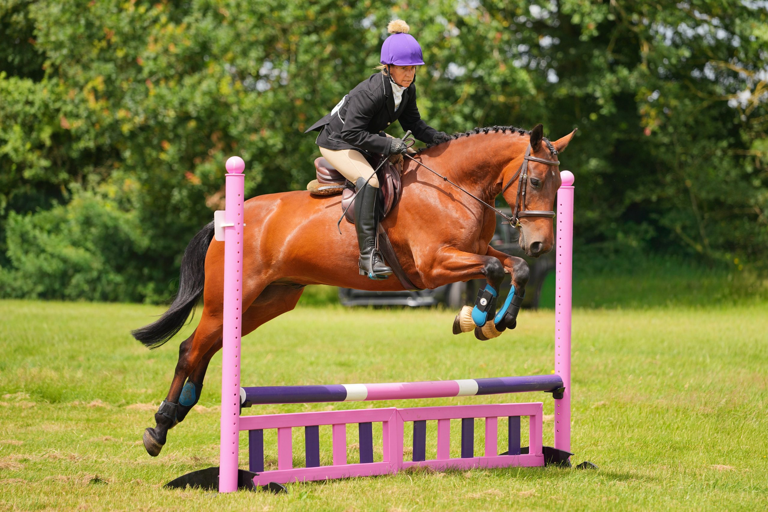 Show Jumping Photography in Leicestershire | Equine Action Shots by El. Leicestershire Equine Photography by El | Authentic Equine Portraits & Events