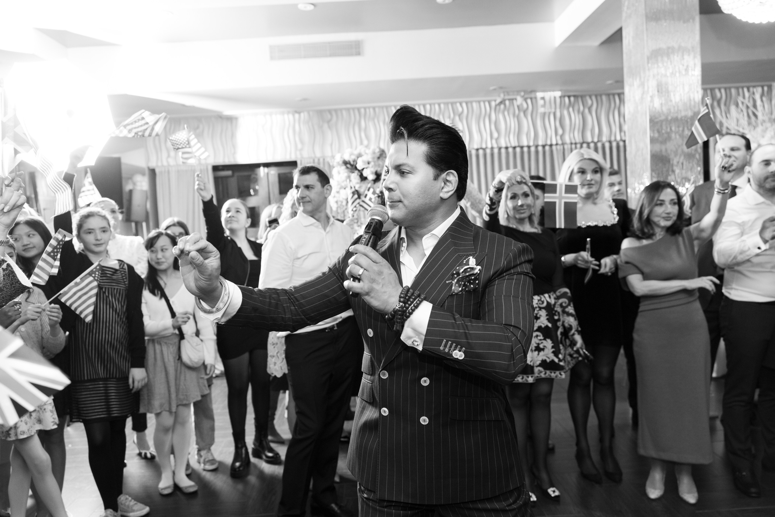 ENTERTAINMENT TEAM / DJ / MC. Mazal Tov Studio