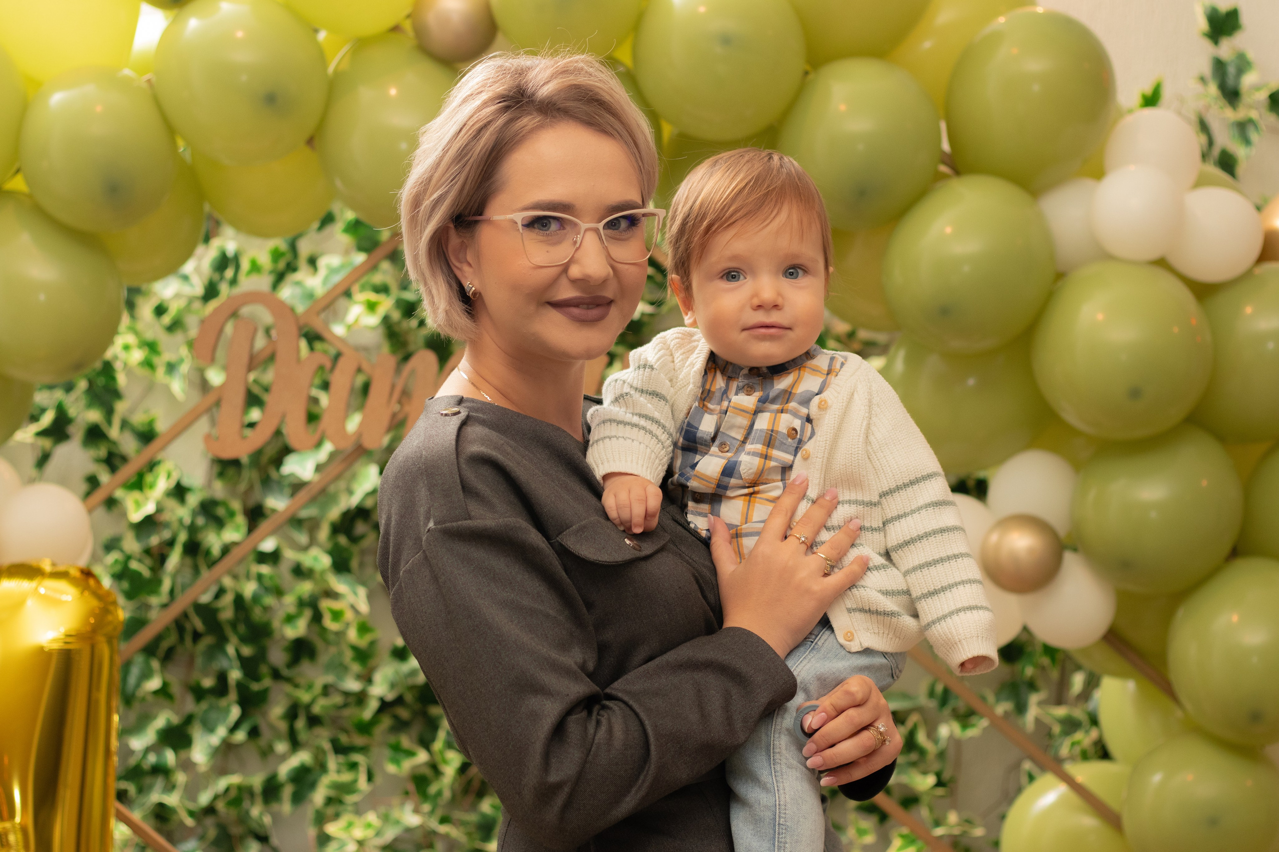 Damian- un an. Fotograf si videograf — evenimente si studio