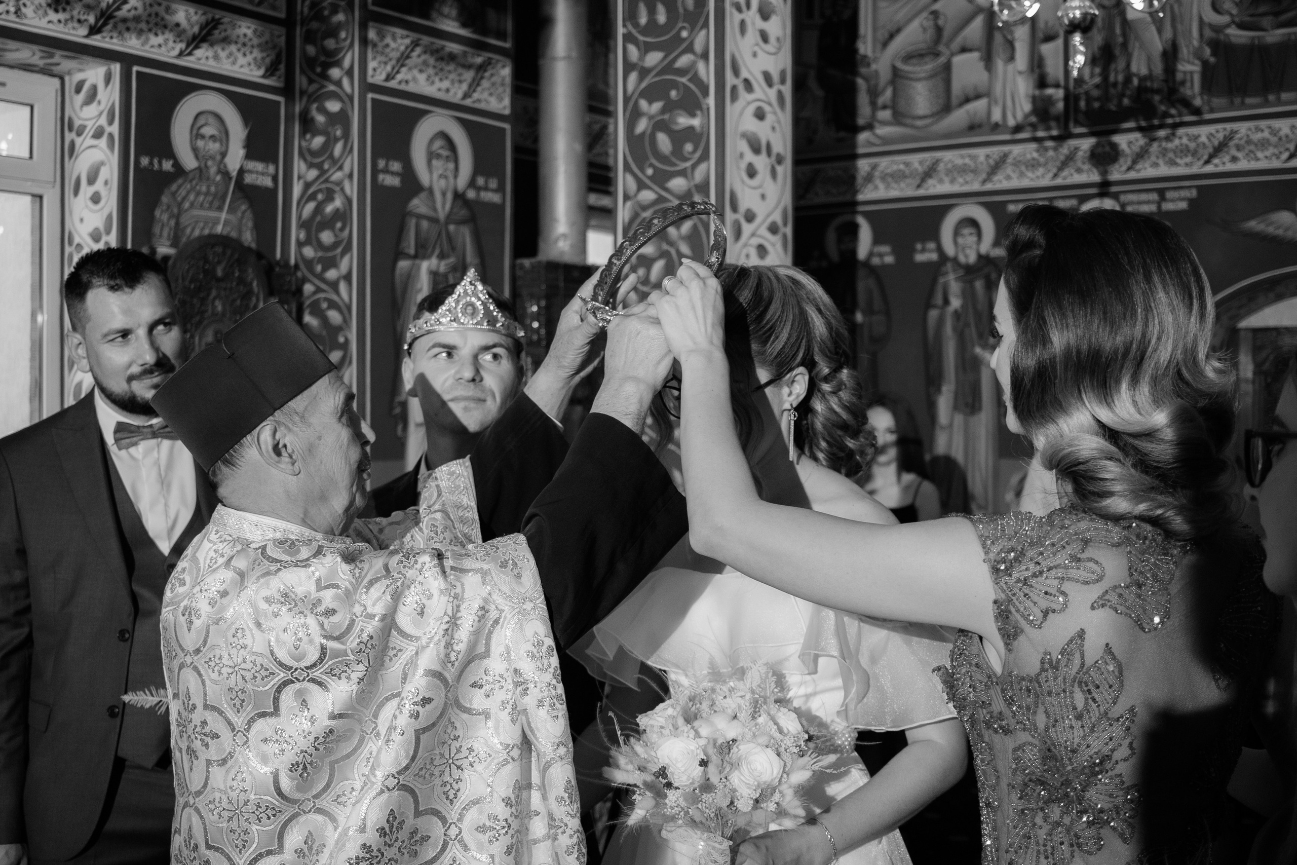 Oana & Vasile. Fotograf si videograf — evenimente si studio