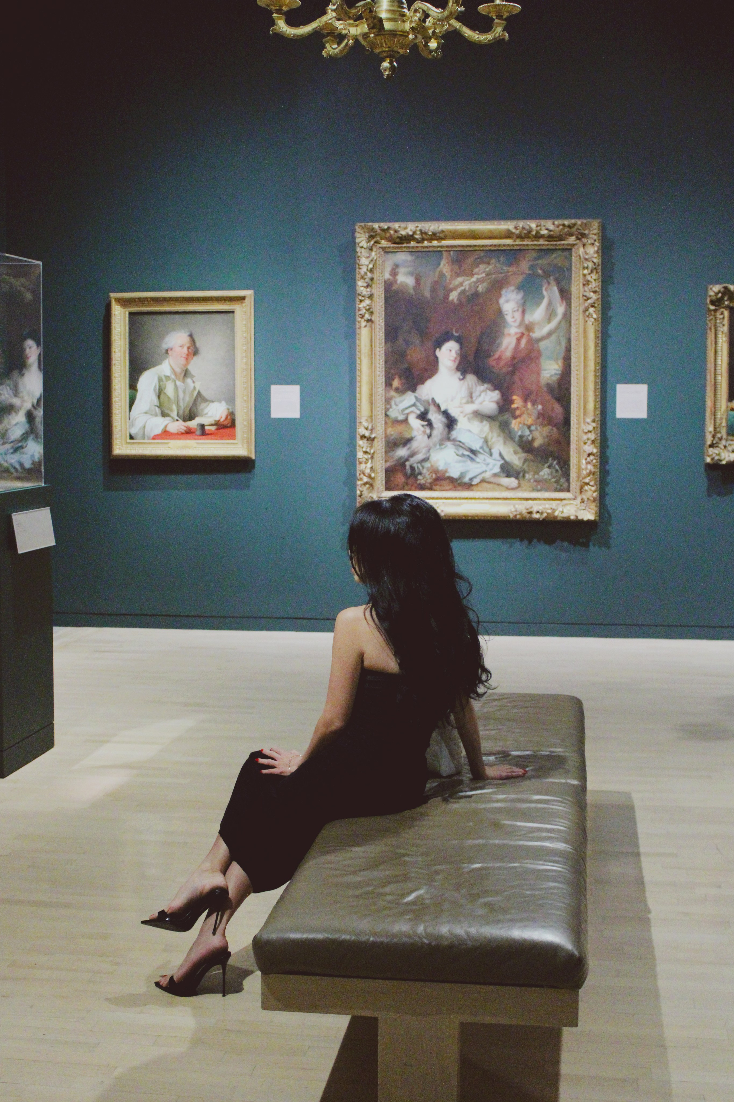 Women’s Lifestyle Indoor Photoshoot in Museum. Lana Petrychenko — Portrait & Family Photographer. Valencia, Spain