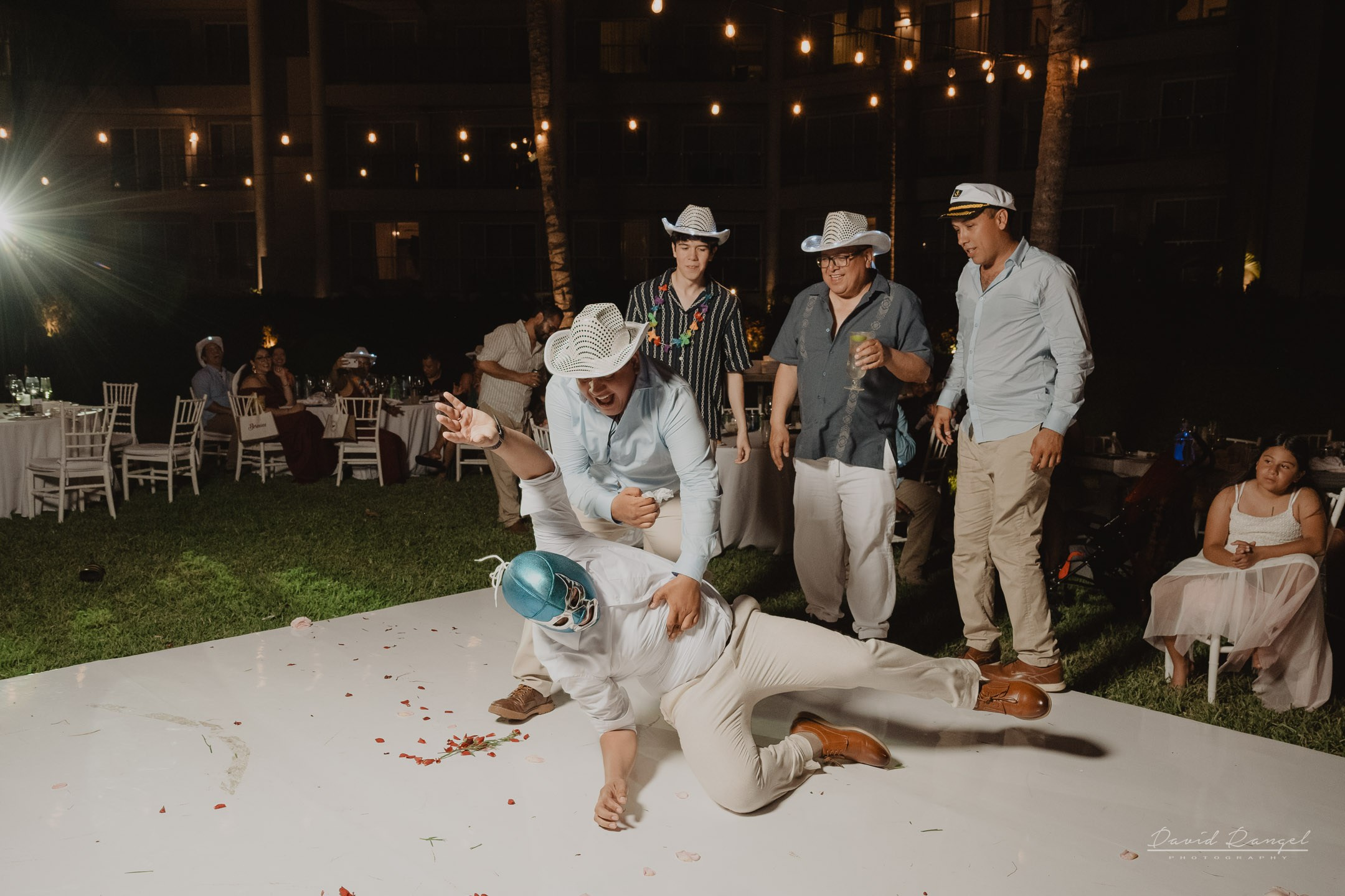 Destination Wedding in the Riviera Maya. Destination wedding photographer based in Cancun and Riviera Maya with service worldwide
