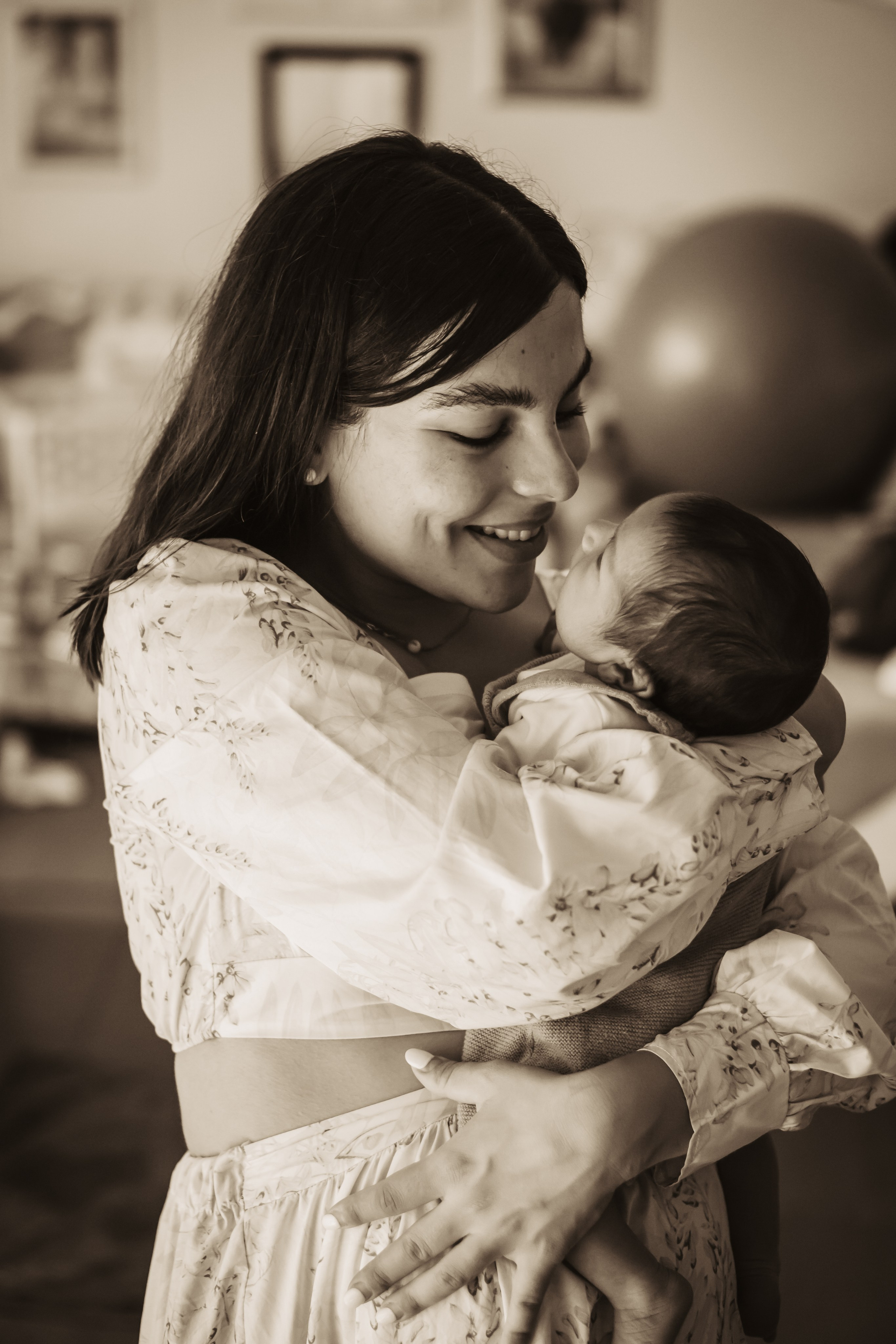 Monika, Pool newborn shooting. Family photographer Aargau Zurich