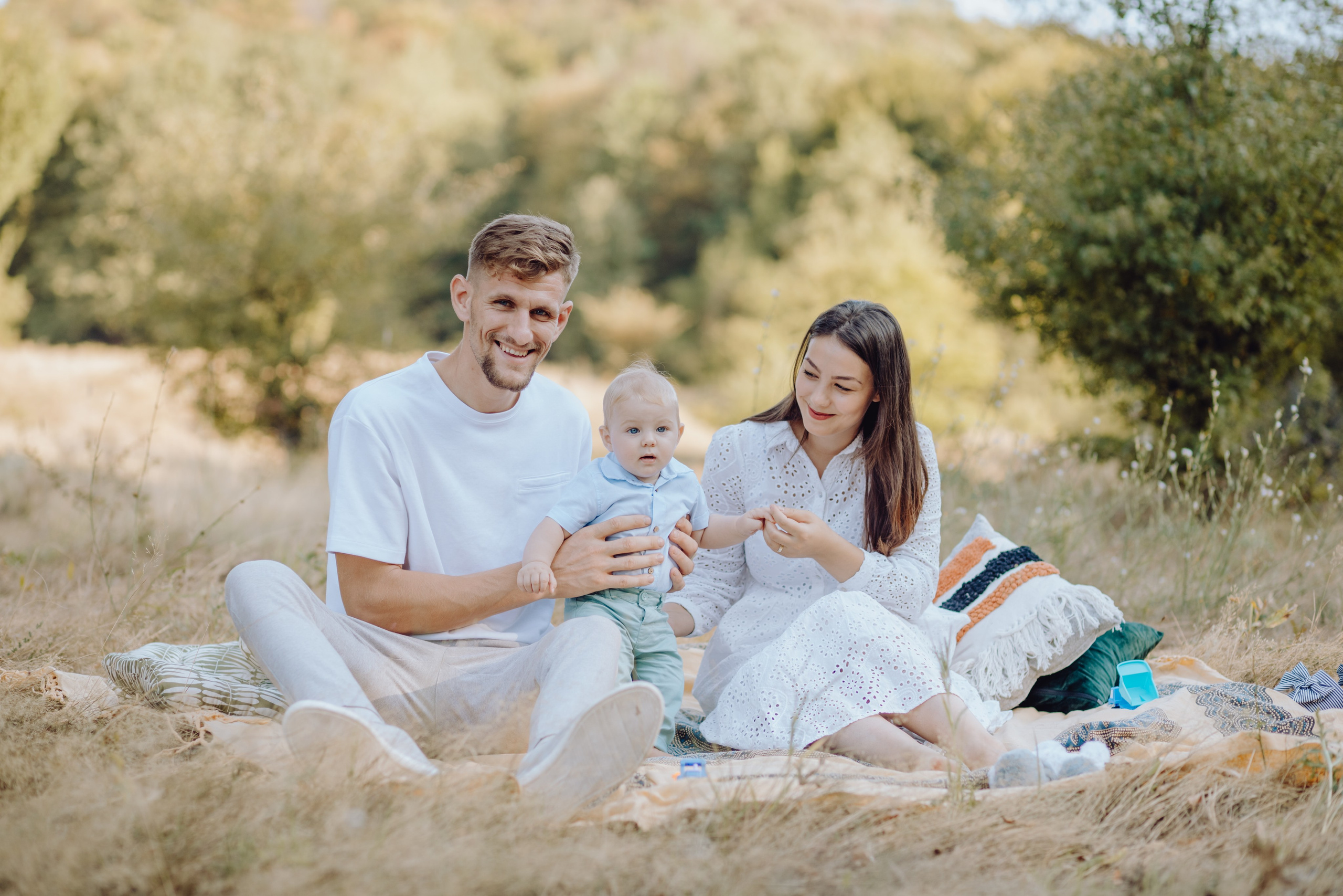 Beni & Adina. Wedding & couple photographer from Romania Rut Vetan