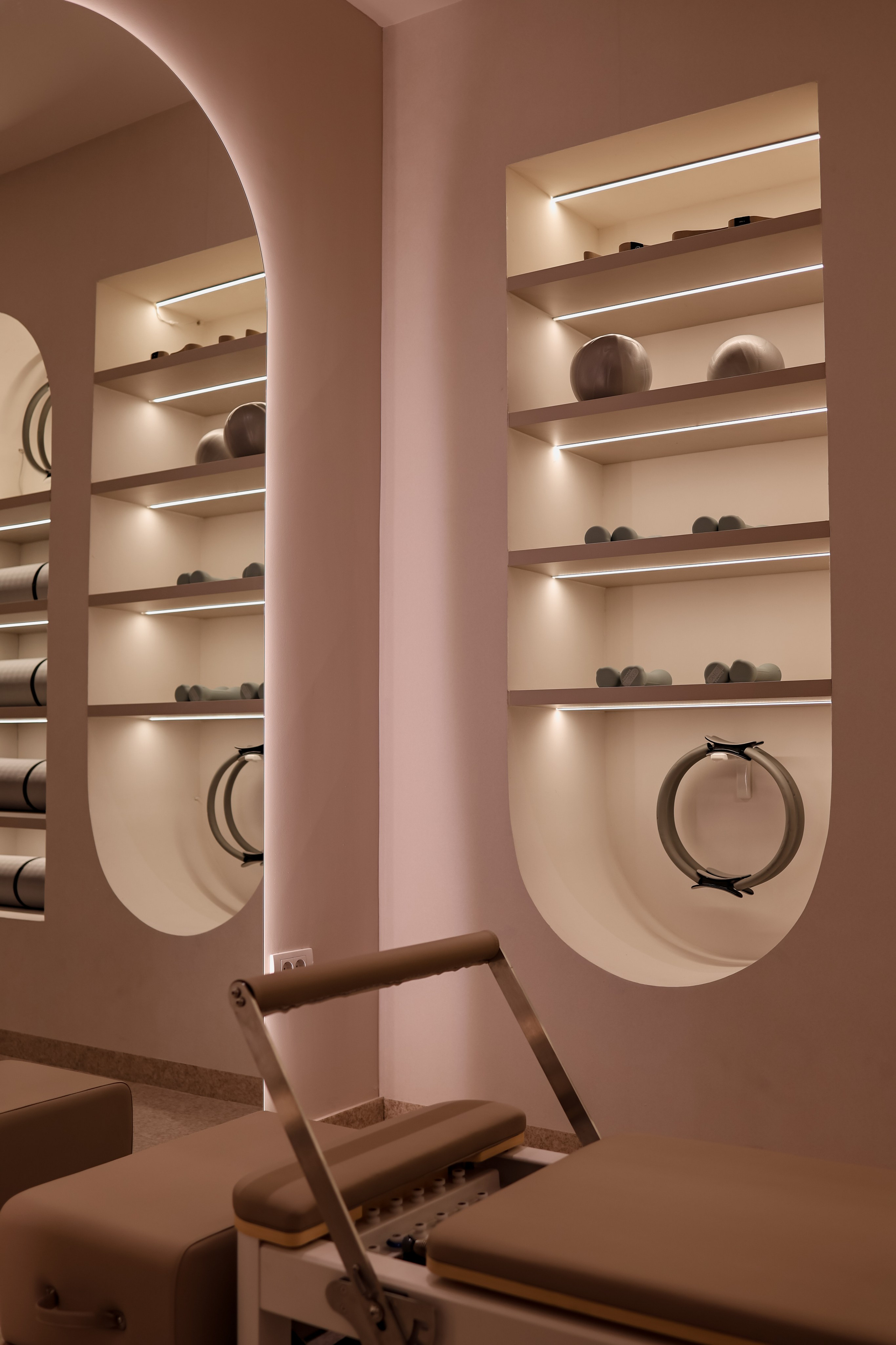 Aura Pilates — enterijer. Marizella Photography