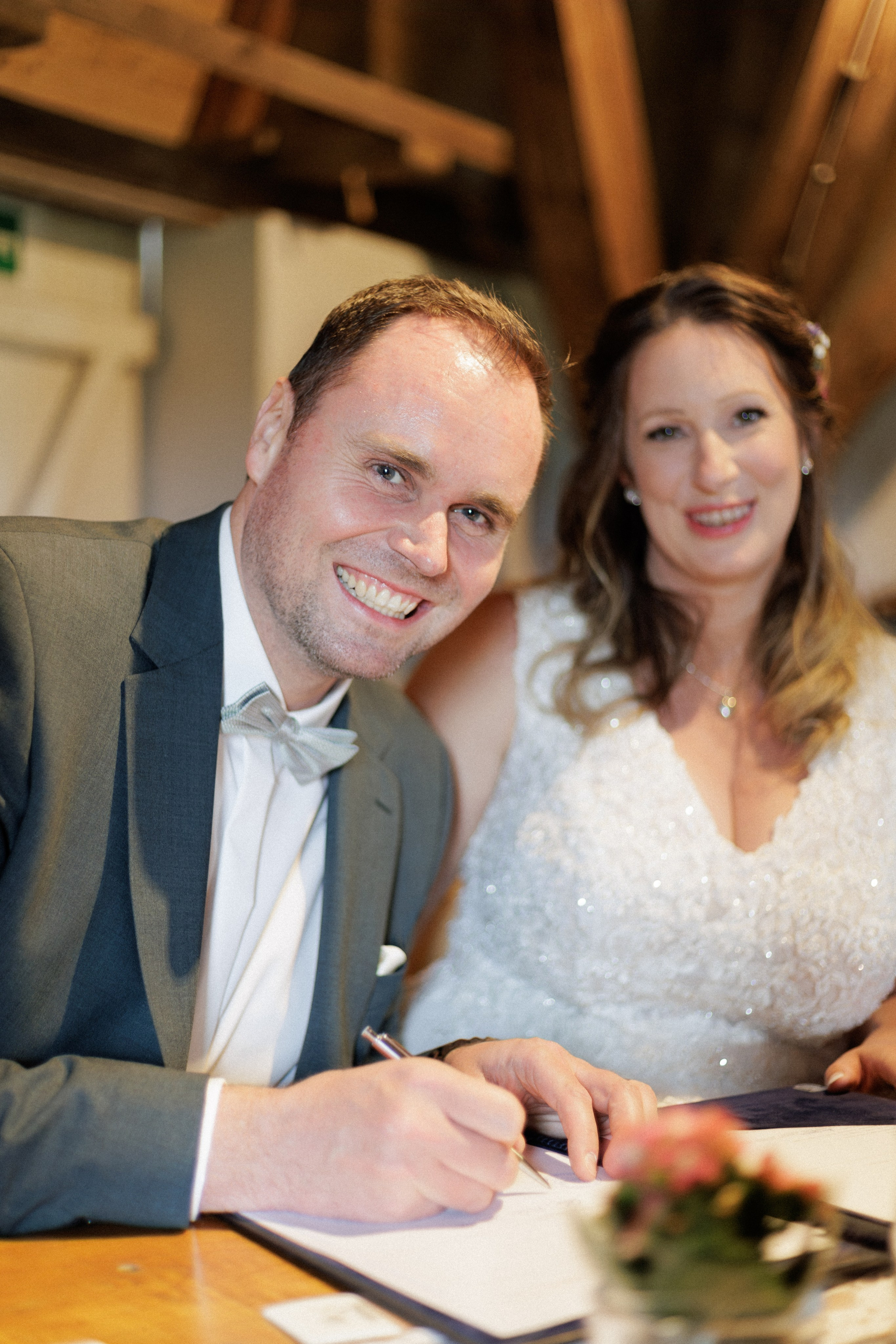 Hochzeitsfotografie an der Windmühle Eyendorf | Historische Romantik in Niedersachsen. Hochzeitsfotograf und Hochzeitsvideograf aus Hamburg | Roka21Film