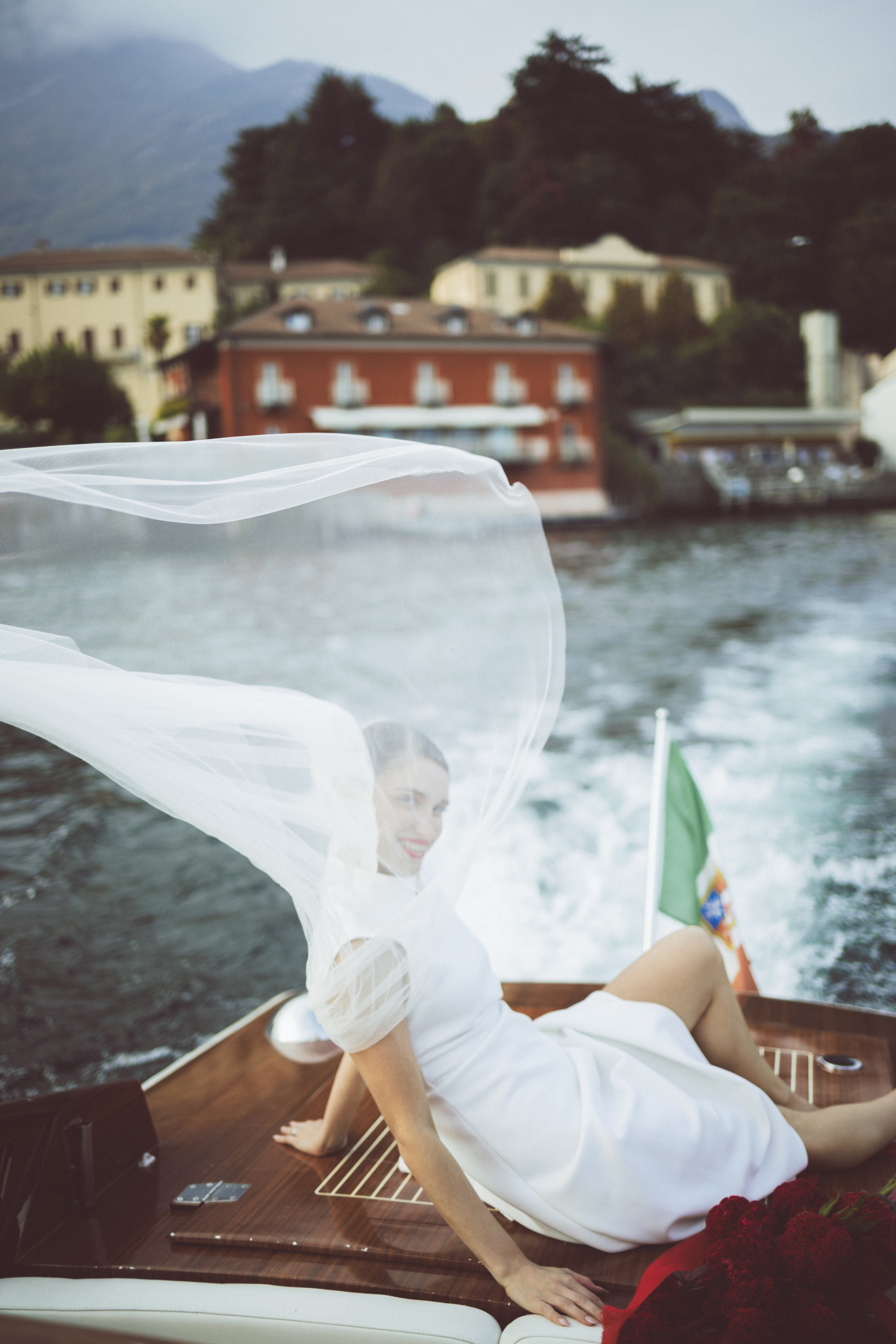 Julia — Red Wedding Editorial on Lake Como. Liza Bizzaro — Italy Wedding, Love Story & Portrait Photographer in Milan, Turin, Piedmont and Across Italy