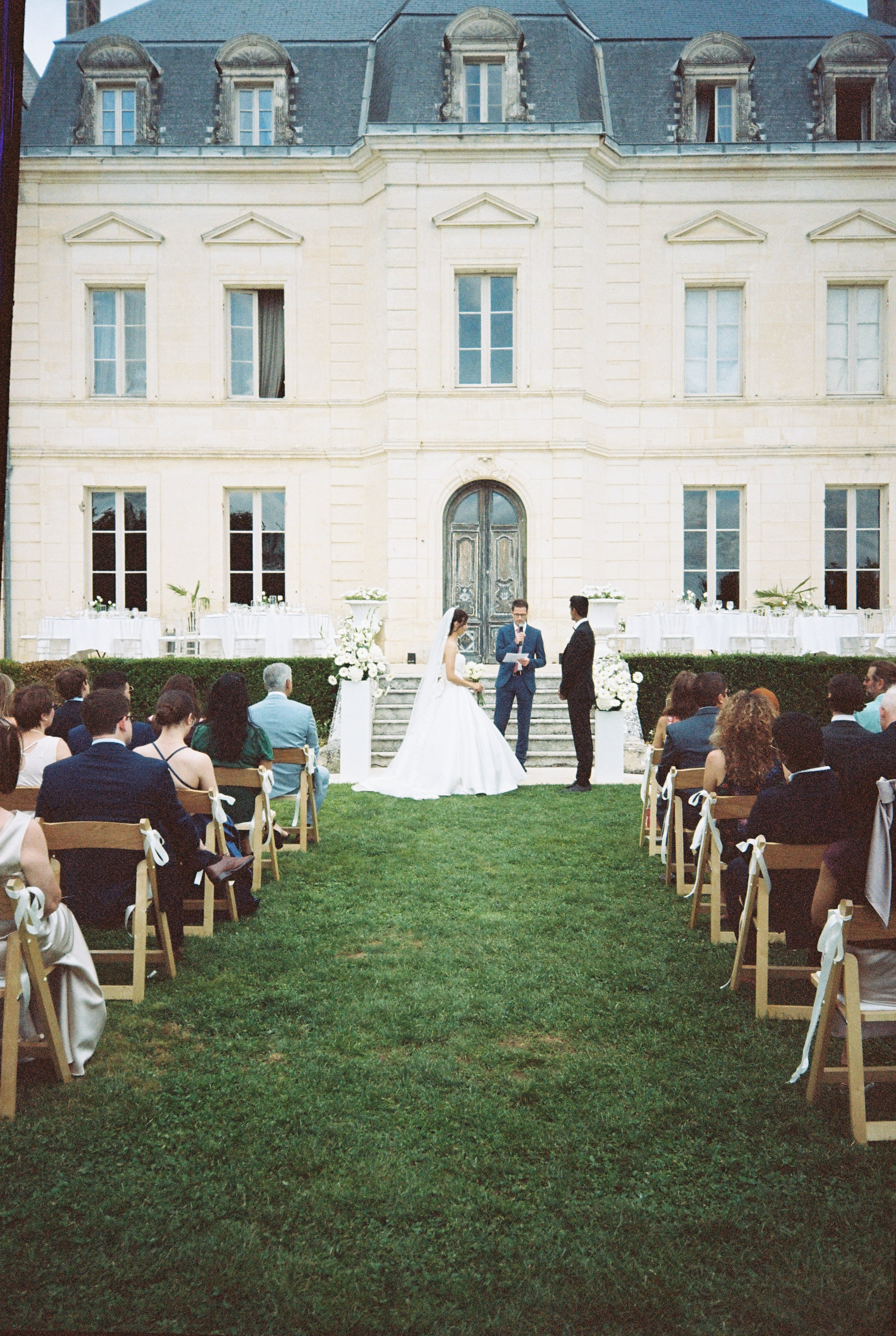 Wedding in a French Château | Destination Wedding Photography. Wedding photographer in Italy