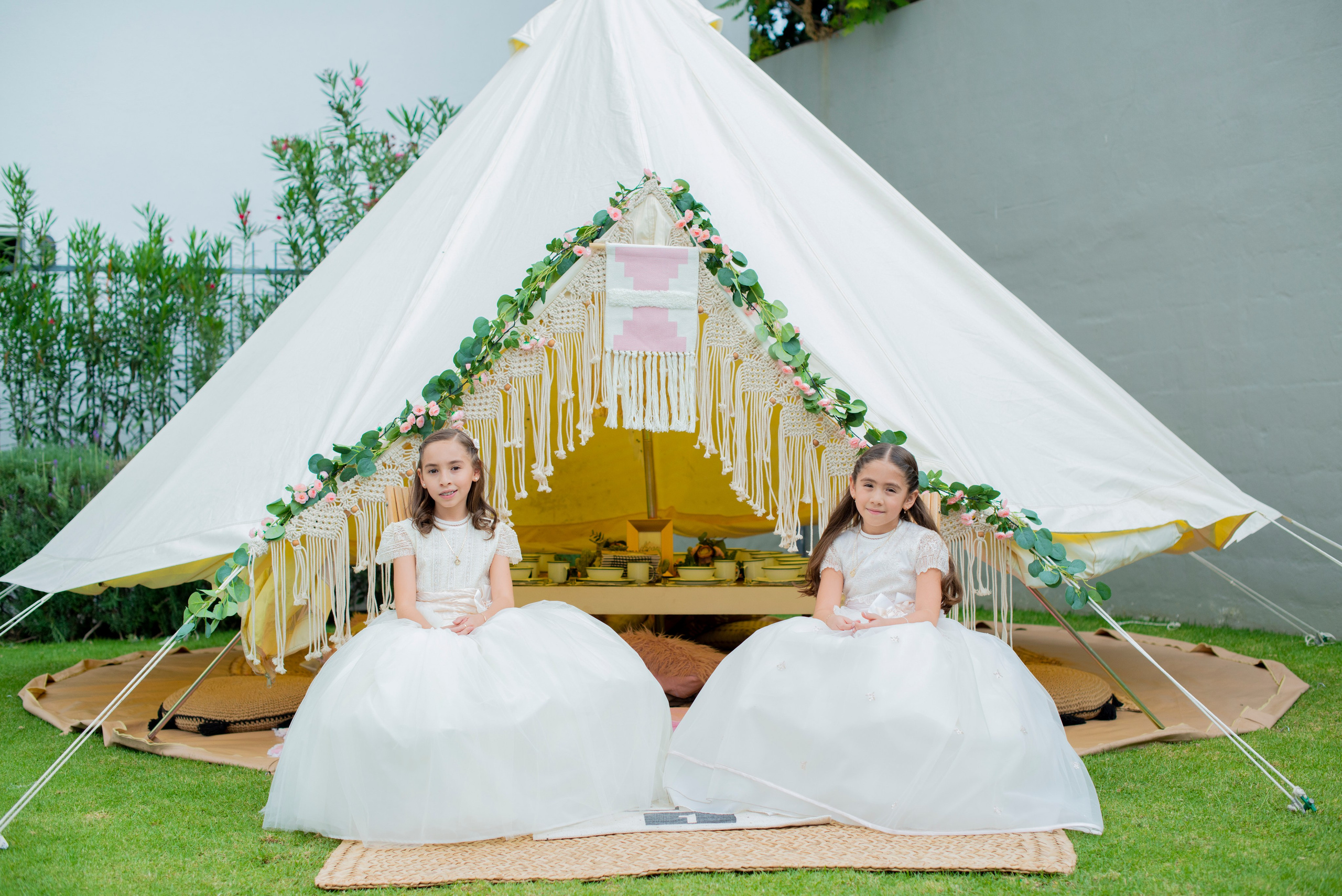 DAFNE Y SARA - PRIMERA COMUNIÓN