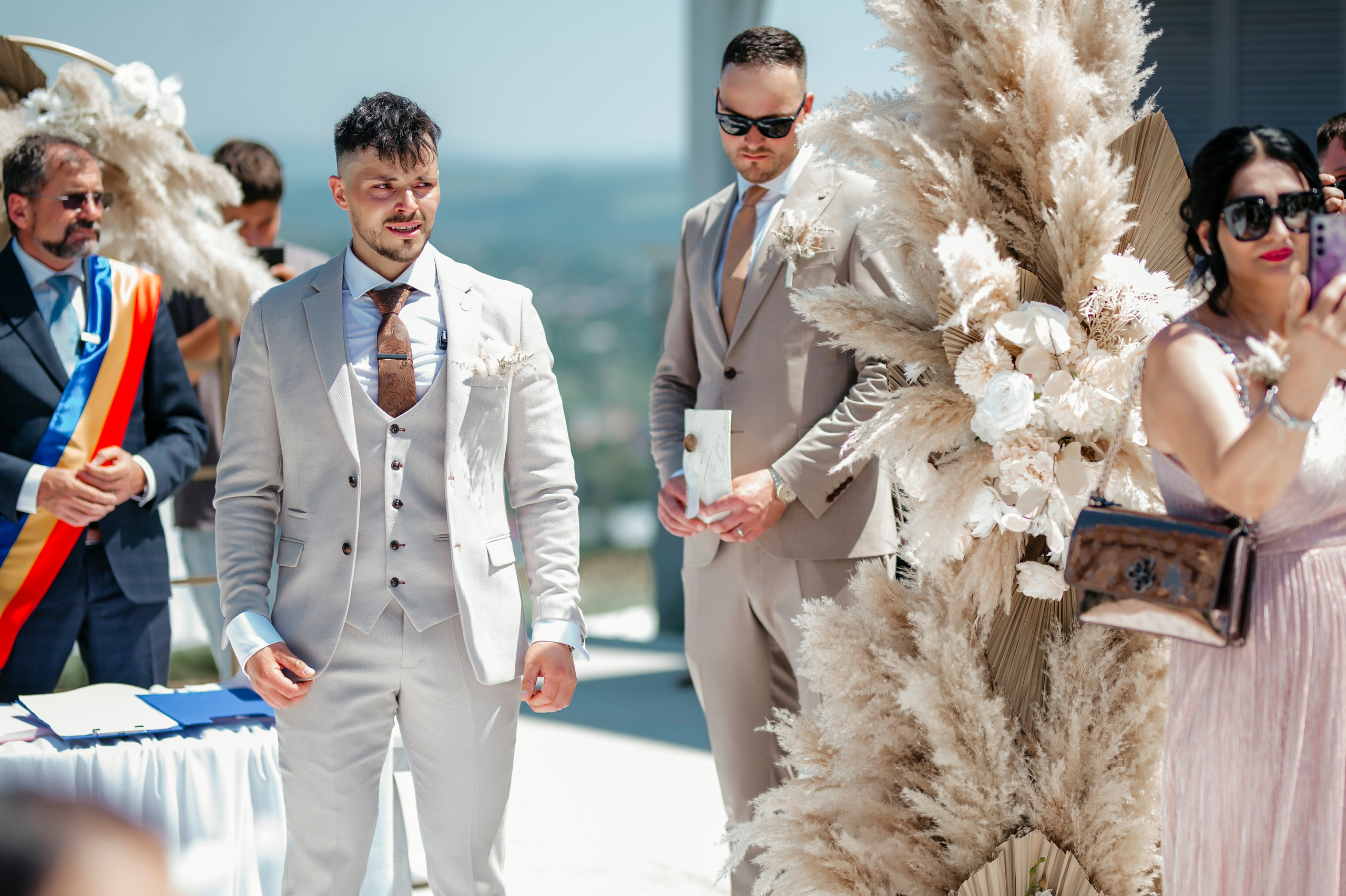 Larisa & Cosmin. Fotograf si Videograf | Nuntă-Botez