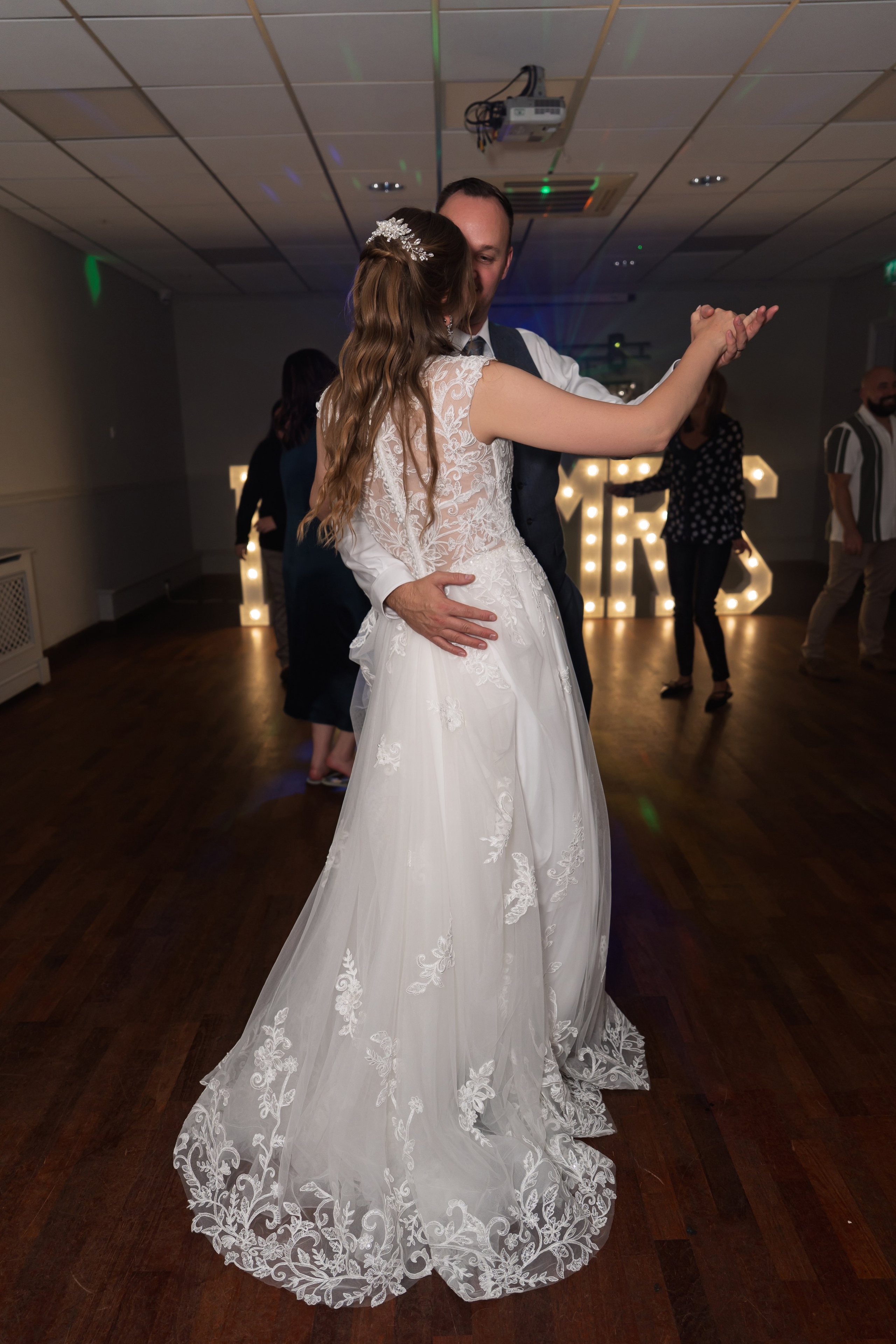 Book a wedding photographer and videographer in London. Wedding photographer in United Kingdom