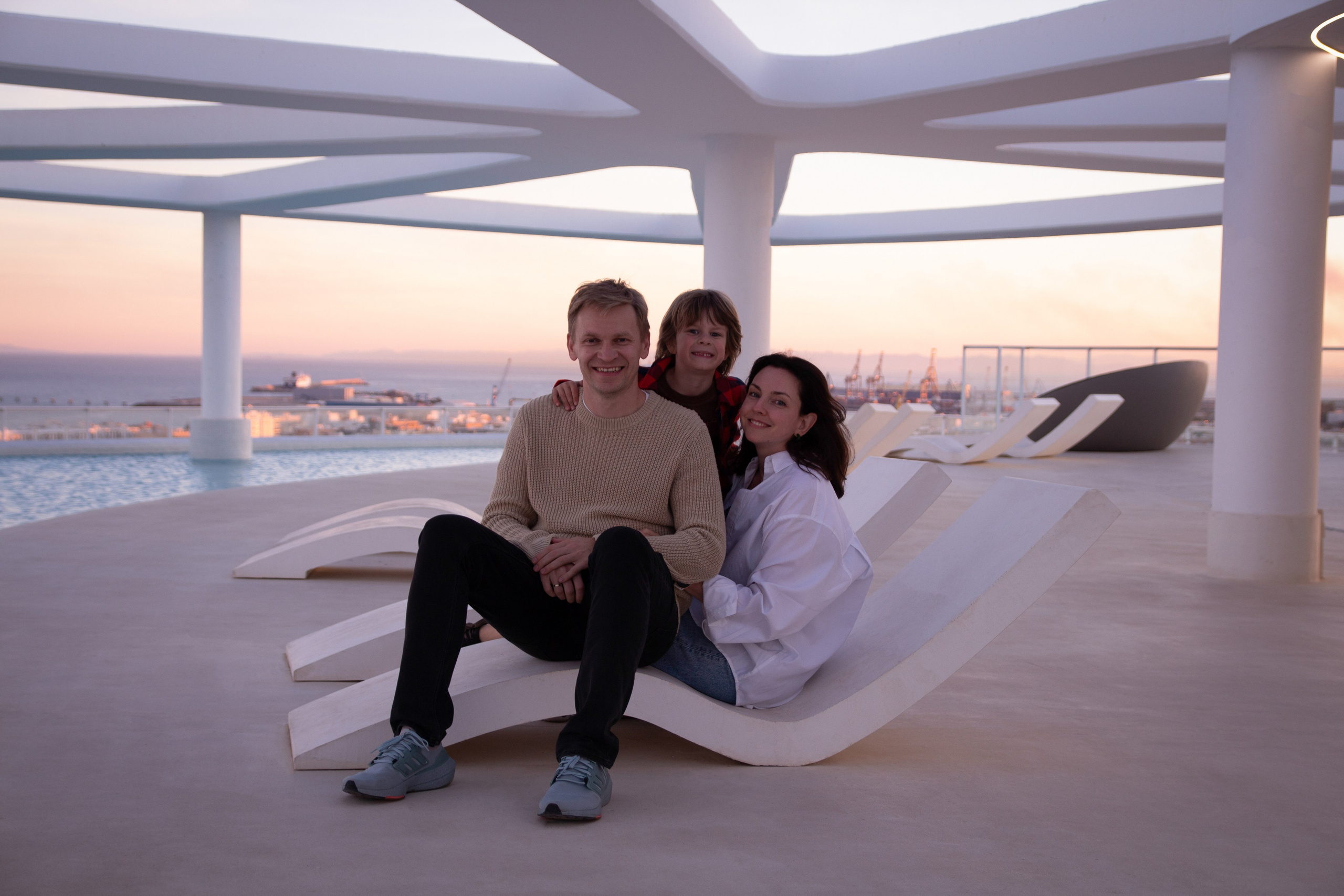 FAMILIA CANET. Fotógrafa Olena Petryk. Realizo sesiones de fotos en Puerto de Sagunto