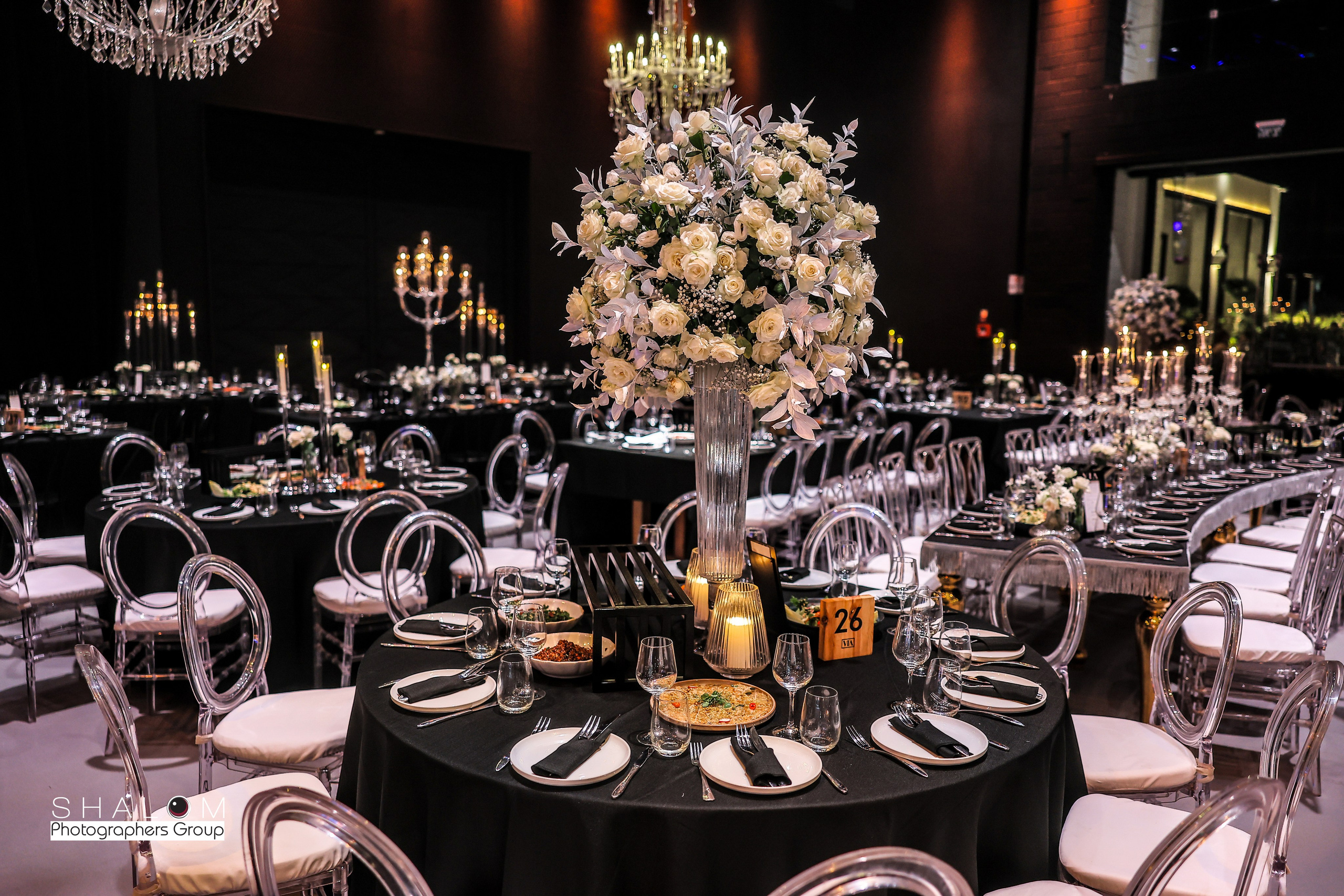 VIA / BASICO. Wedding and events photographers Studio Shalom