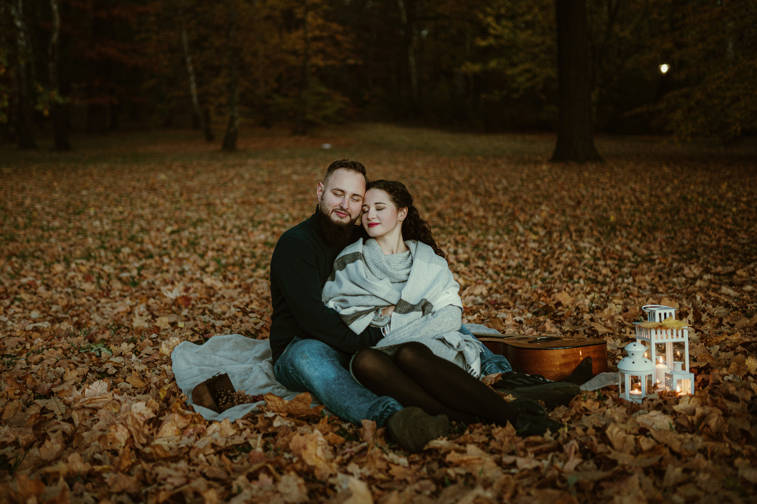 „Nawet najdalszą podróż zaczyna się od pierwszego kroku.” – Magda&Karol. Karkowskafoto - fotografia miłości