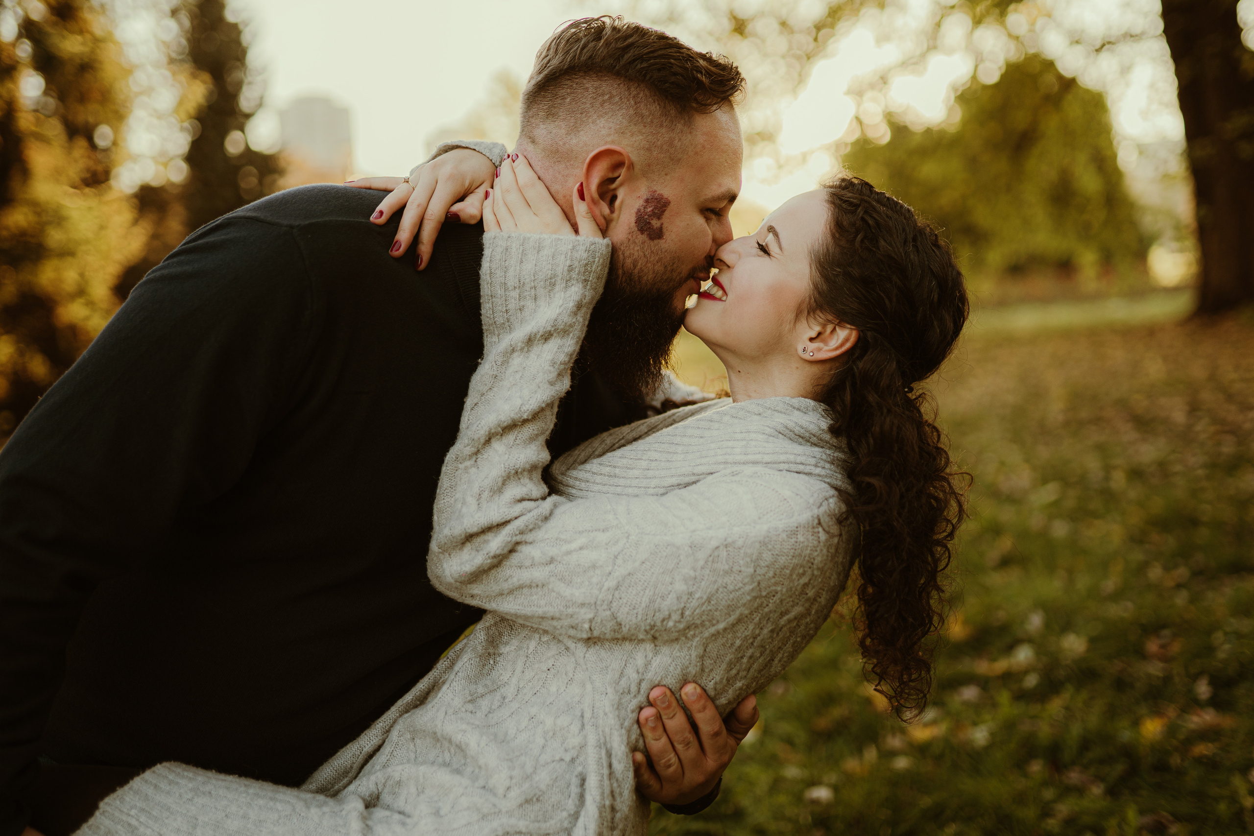 „Nawet najdalszą podróż zaczyna się od pierwszego kroku.” – Magda&Karol. Karkowskafoto - fotografia miłości