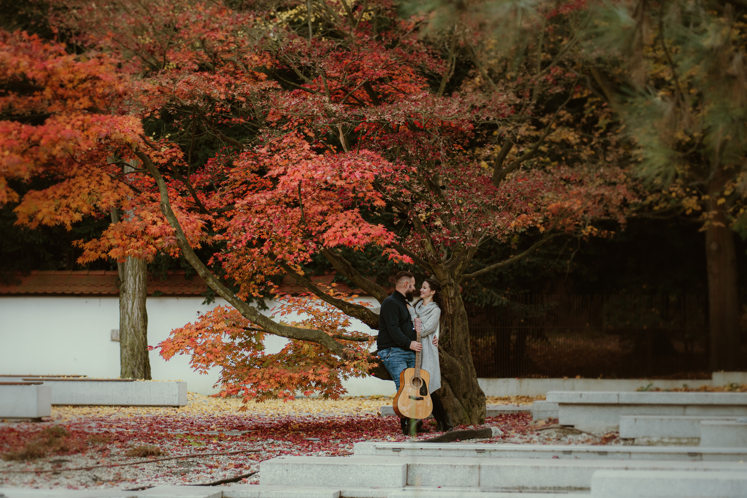 „Nawet najdalszą podróż zaczyna się od pierwszego kroku.” – Magda&Karol. Karkowskafoto - fotografia miłości