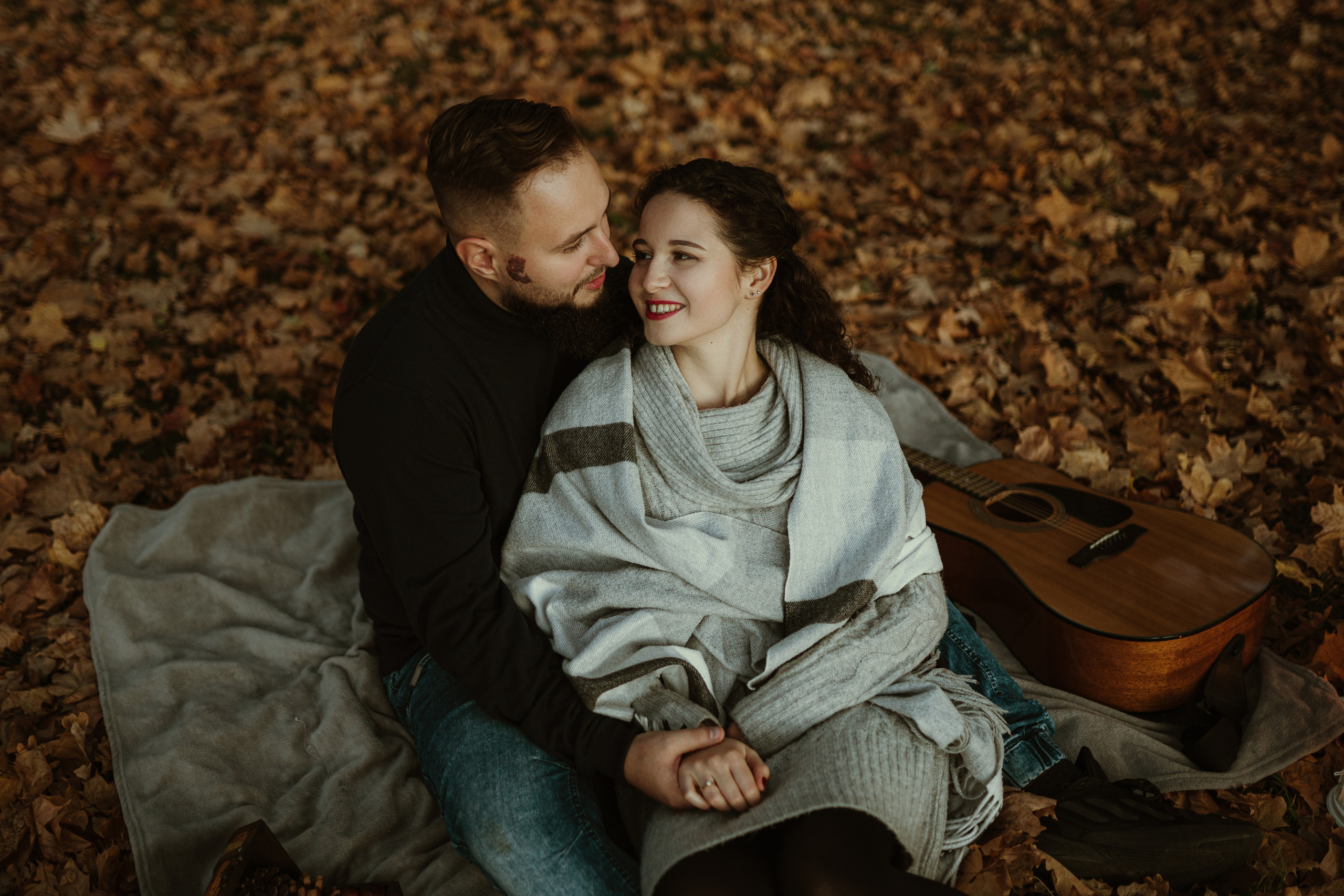 „Nawet najdalszą podróż zaczyna się od pierwszego kroku.” – Magda&Karol. Karkowskafoto - fotografia miłości