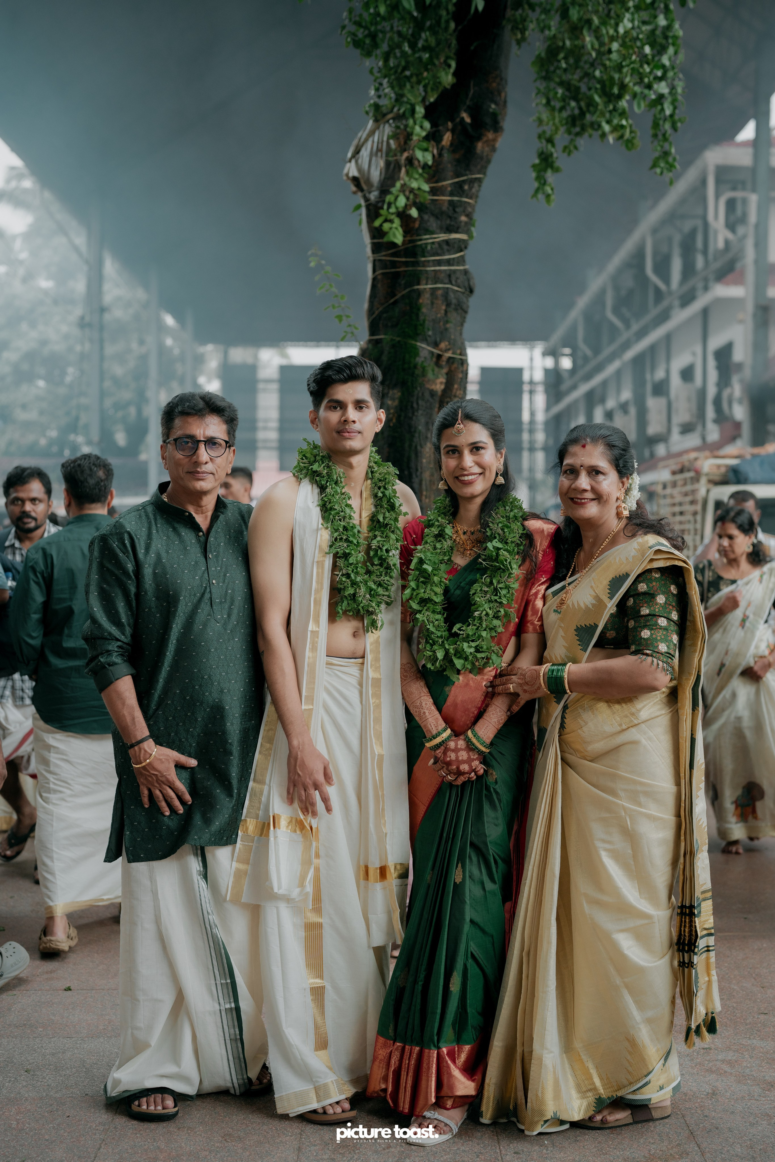 Guruvayur Wedding Ft. Athira & Abilash. Fine art Wedding Photographers in India & Canada