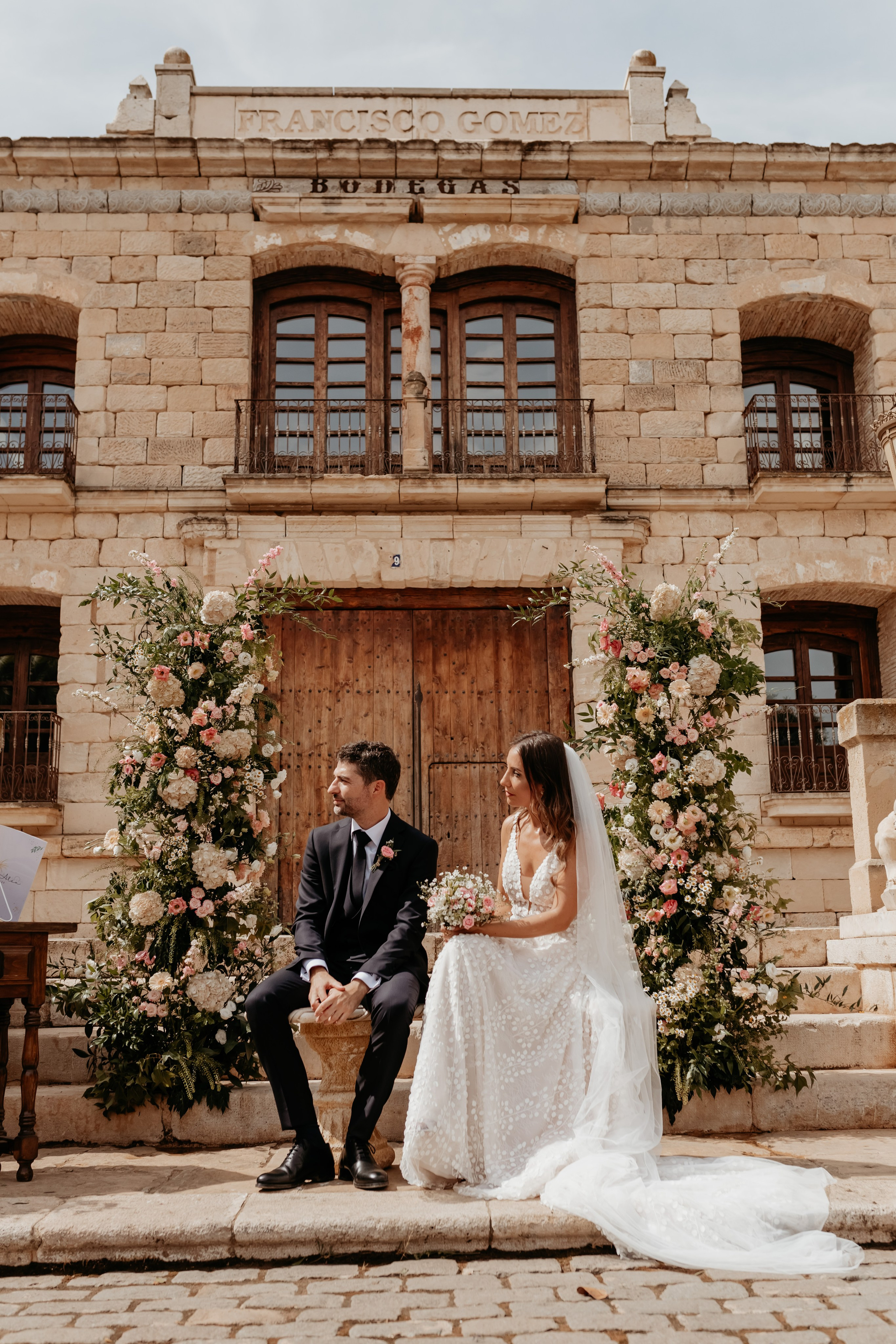 Boda en Bodegas Francisco Gómez Villena Inés y Alex - Ramoné Fotografía. Ramoné Fotografía · Fotógrafo de Bodas en Alicante, Murcia y Valencia | Reportaje Natural y Documental