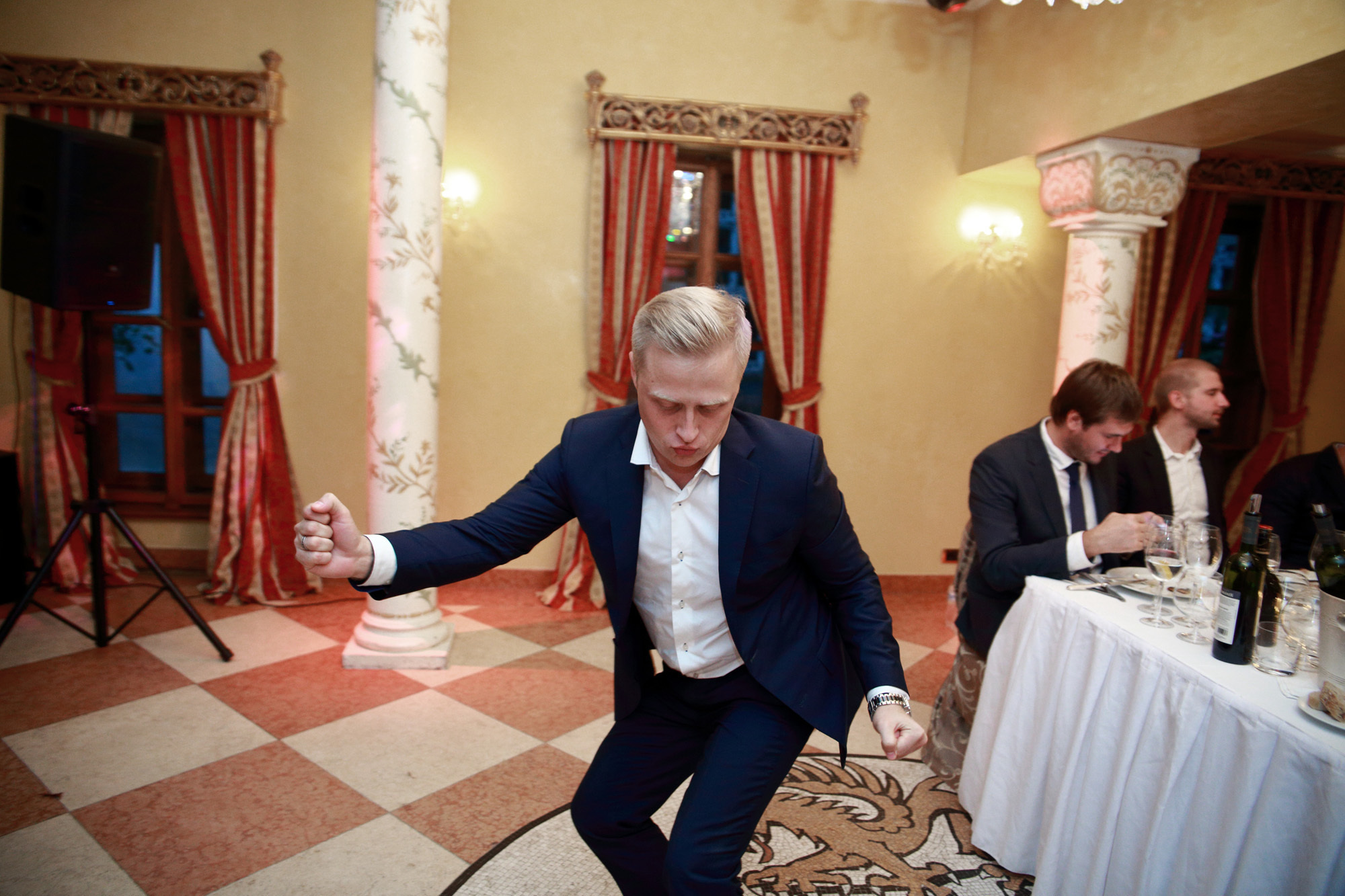 Romantic wedding in Prague. Wedding and portrait photographer in Poland Vitali Frozen