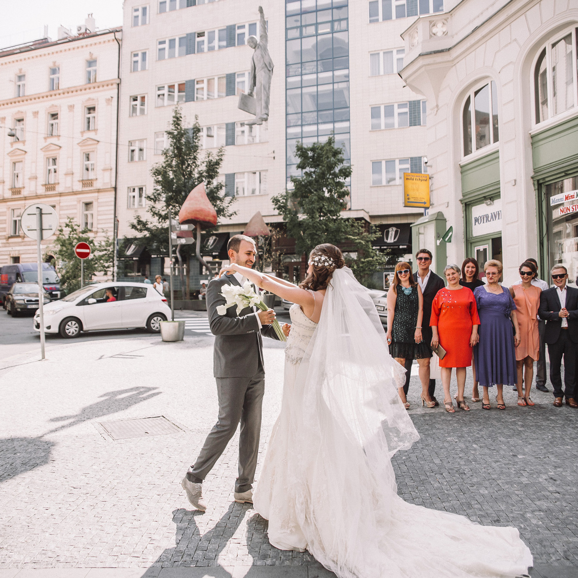 Romantic wedding in Prague. Wedding and portrait photographer in Poland Vitali Frozen