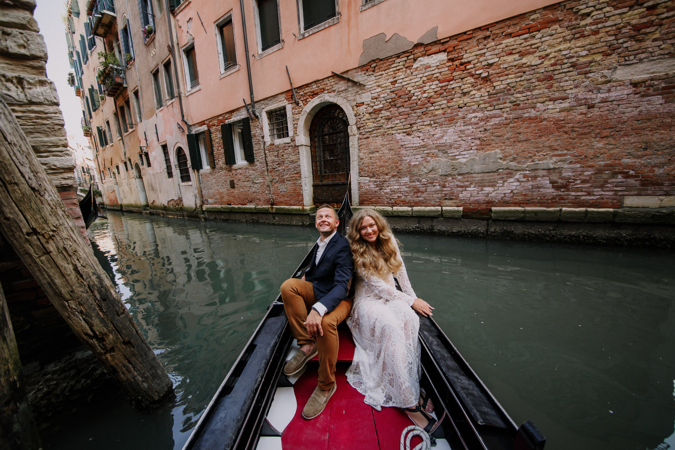 A&L elopement. Wedding and portrait photographer in Poland Vitali Frozen
