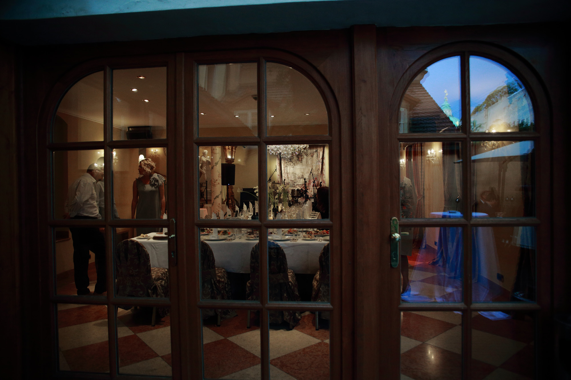 Romantic wedding in Prague. Wedding and portrait photographer in Poland Vitali Frozen