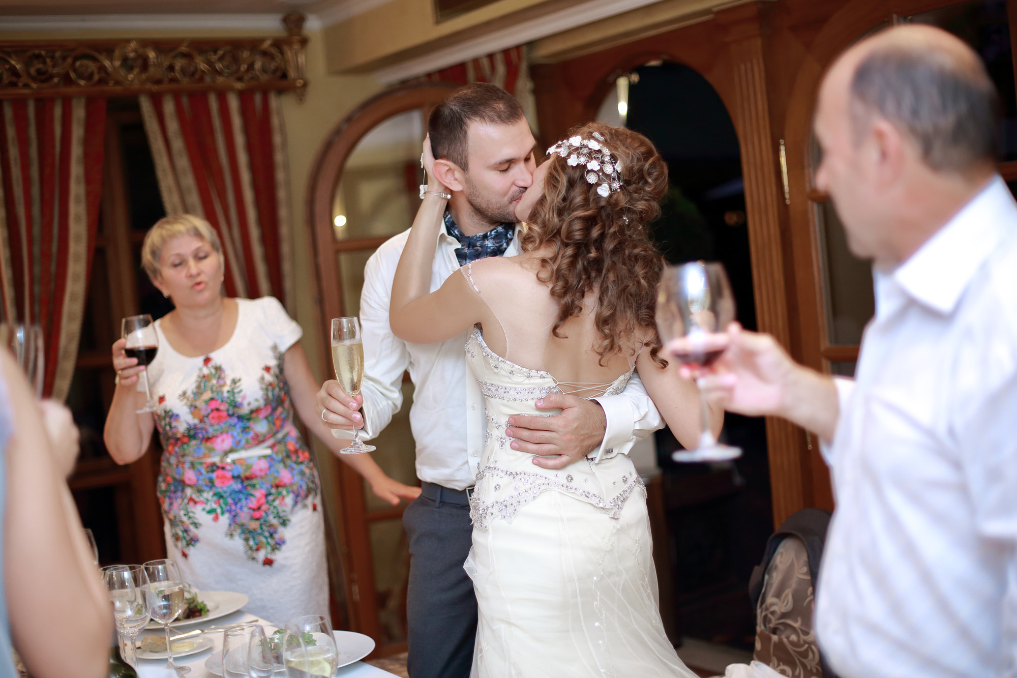 Romantic wedding in Prague. Wedding and portrait photographer in Poland Vitali Frozen