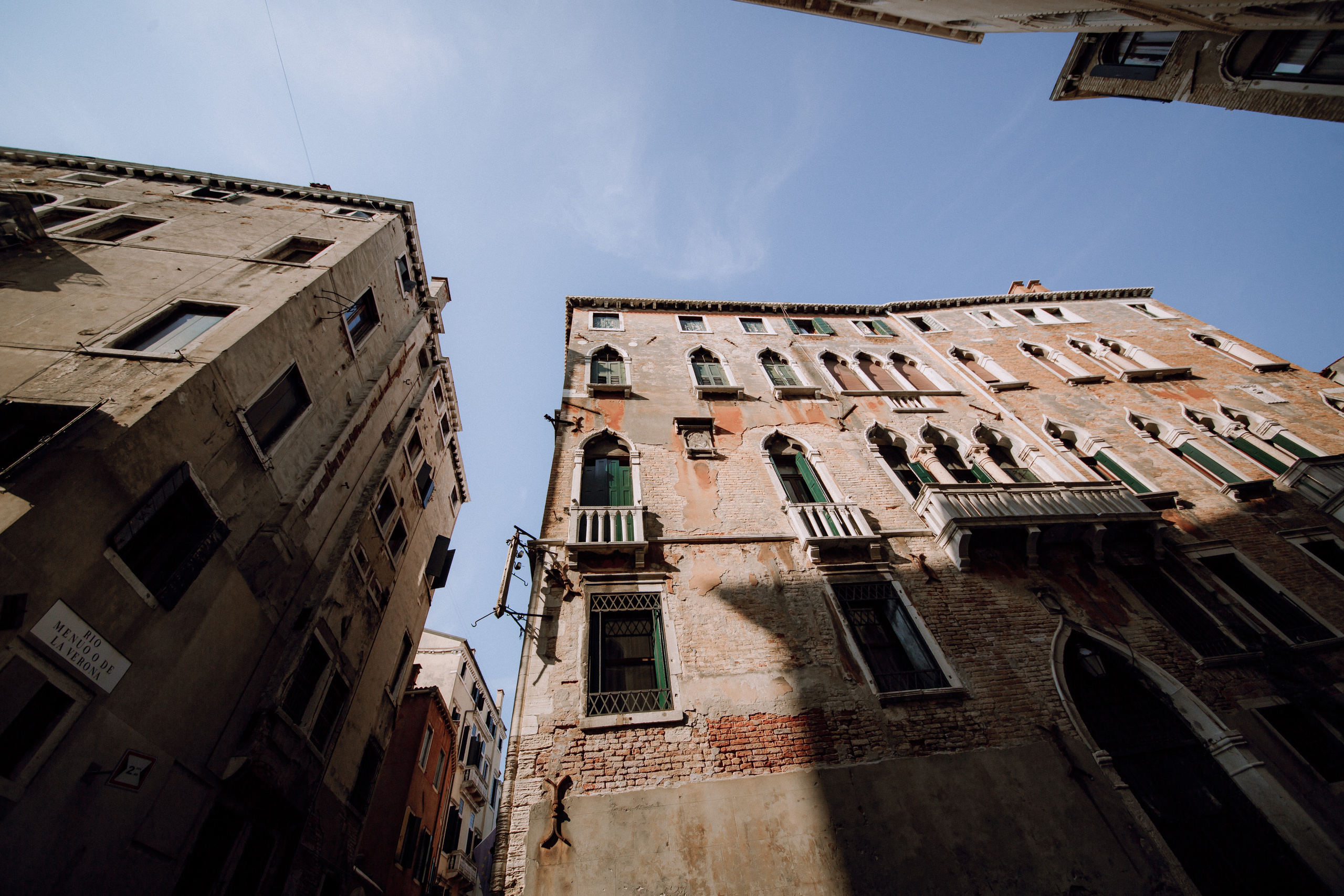 A&L elopement. Wedding and portrait photographer in Poland Vitali Frozen