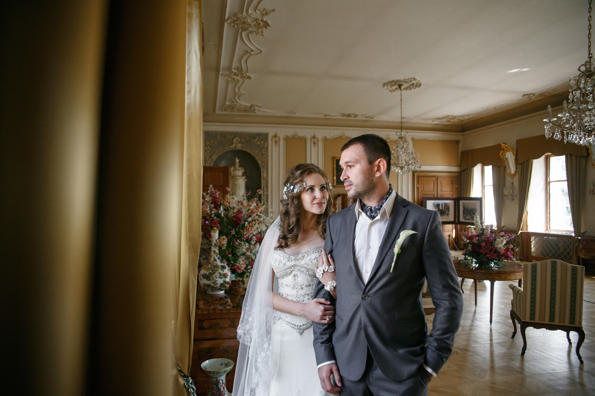 Romantic wedding in Prague. Wedding and portrait photographer in Poland Vitali Frozen