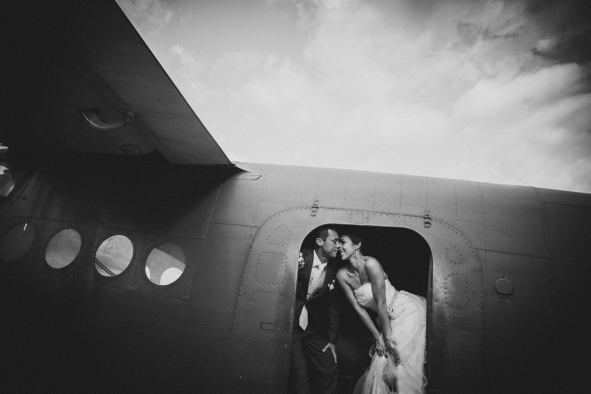 Wedding photos. Wedding and portrait photographer in Poland Vitali Frozen