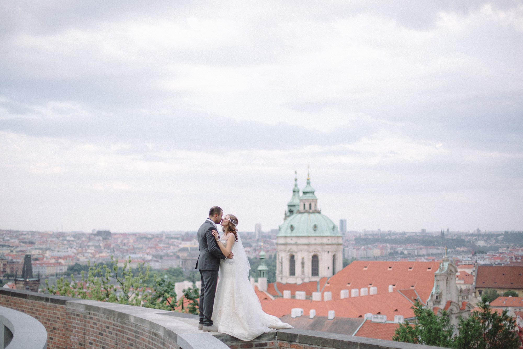 Romantic wedding in Prague. Wedding and portrait photographer in Poland Vitali Frozen