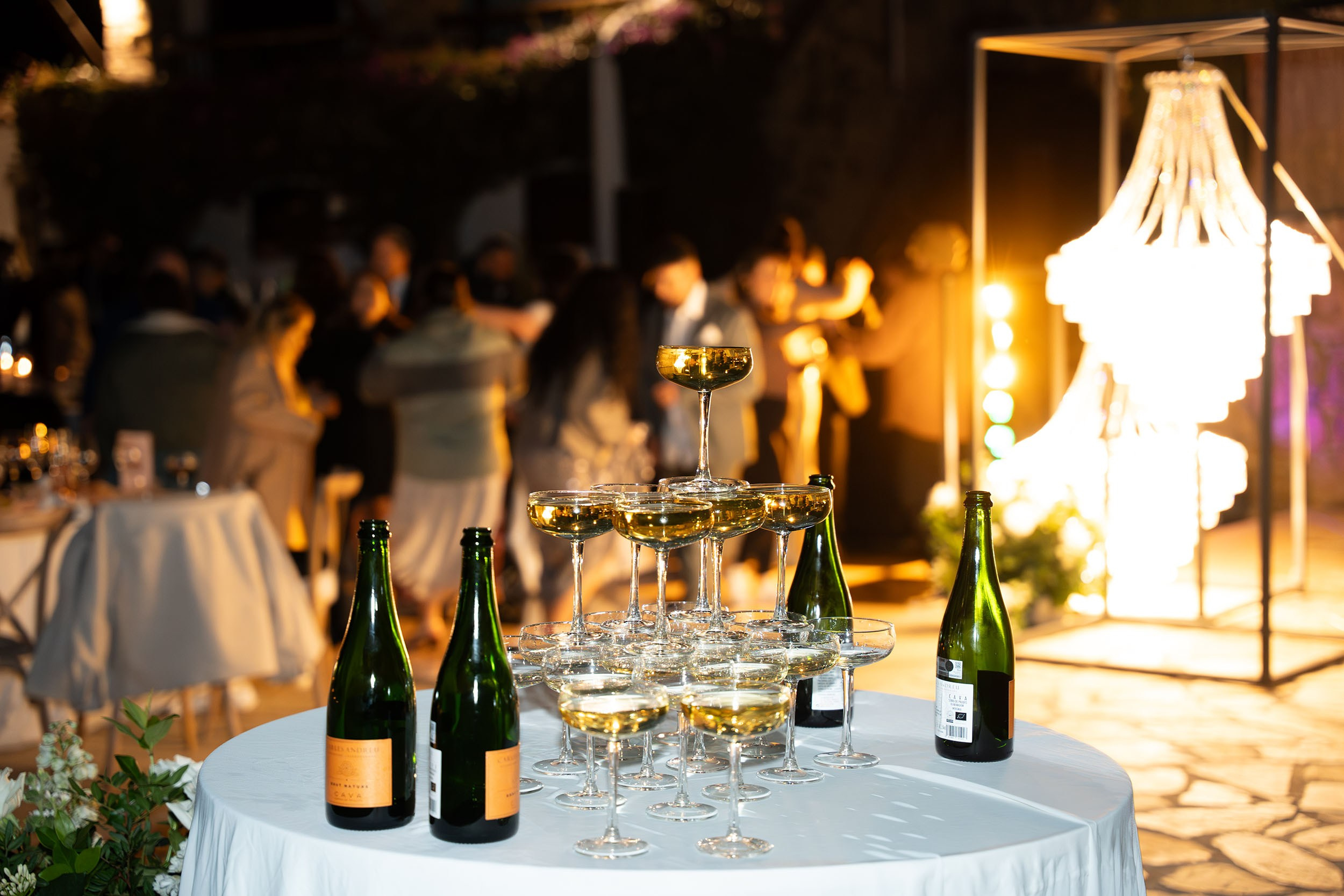 Donielle and Edwin. Fotógrafos de bodas de destino y creadores de contenido con base en España