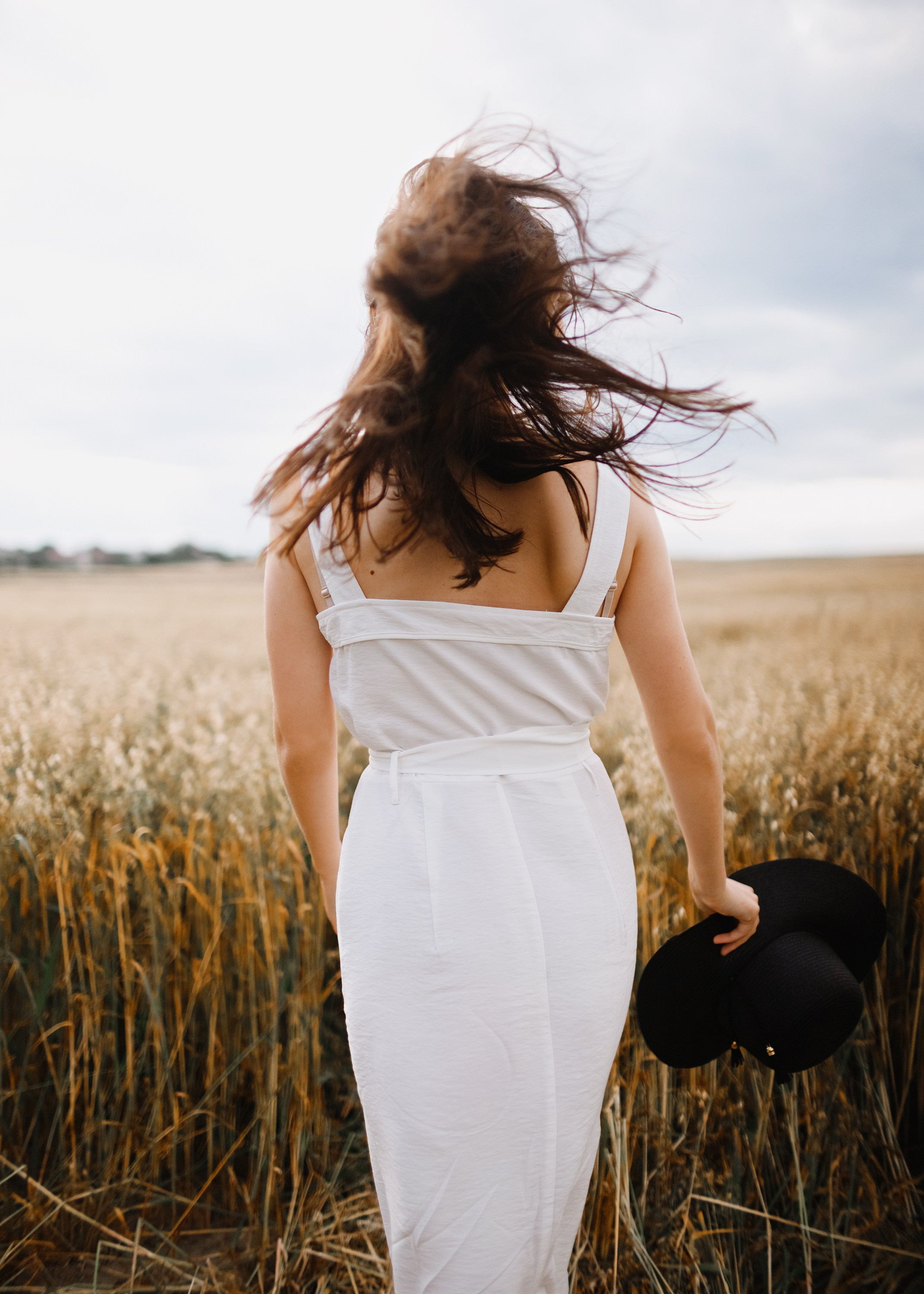 Katya | tenderness in the field. Kaja | fotograf psów we Wrocławiu