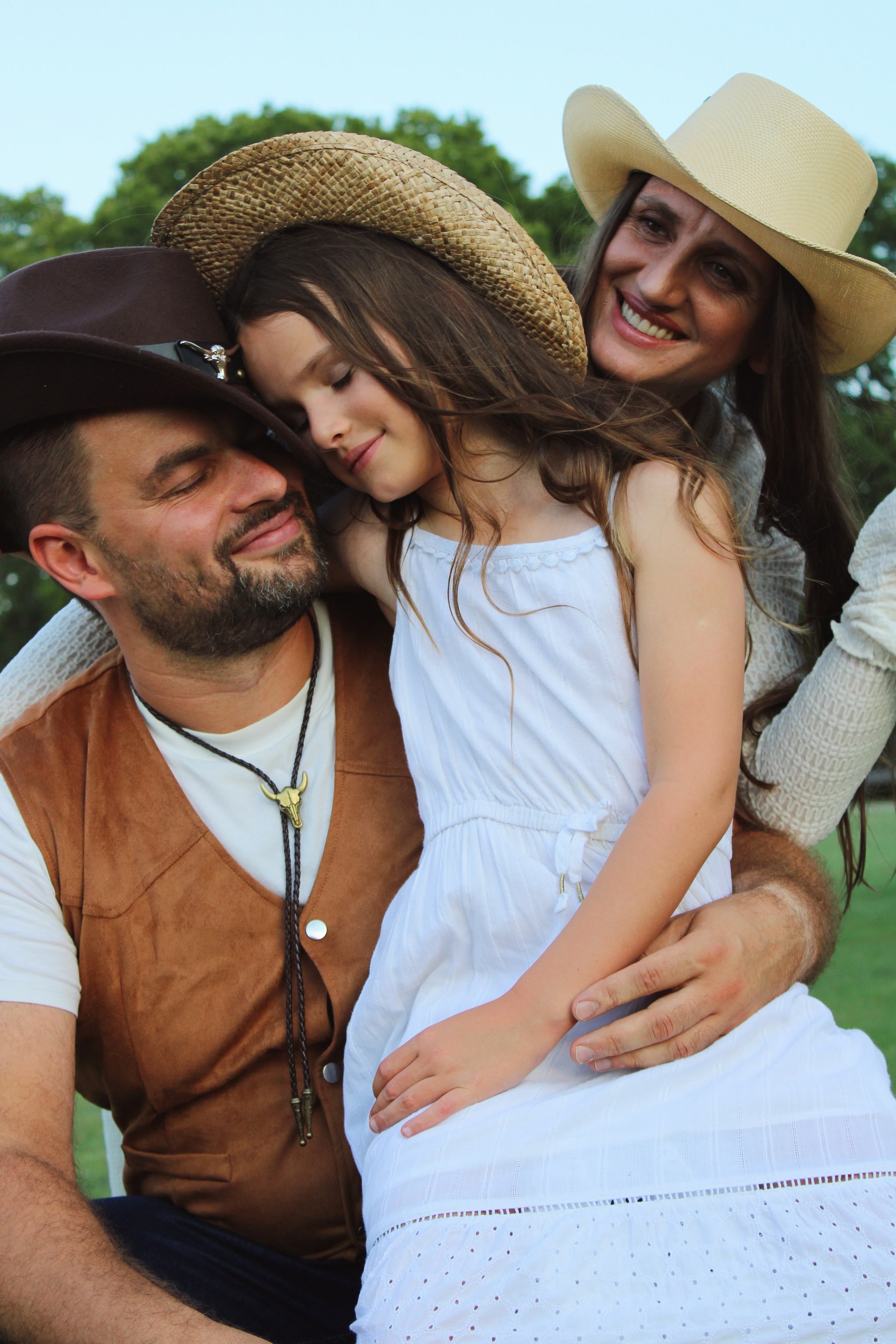 Texas Countryside Family Photoshoot in Cowboy Style. Lana Petrychenko — Portrait & Family Photographer. Valencia, Spain