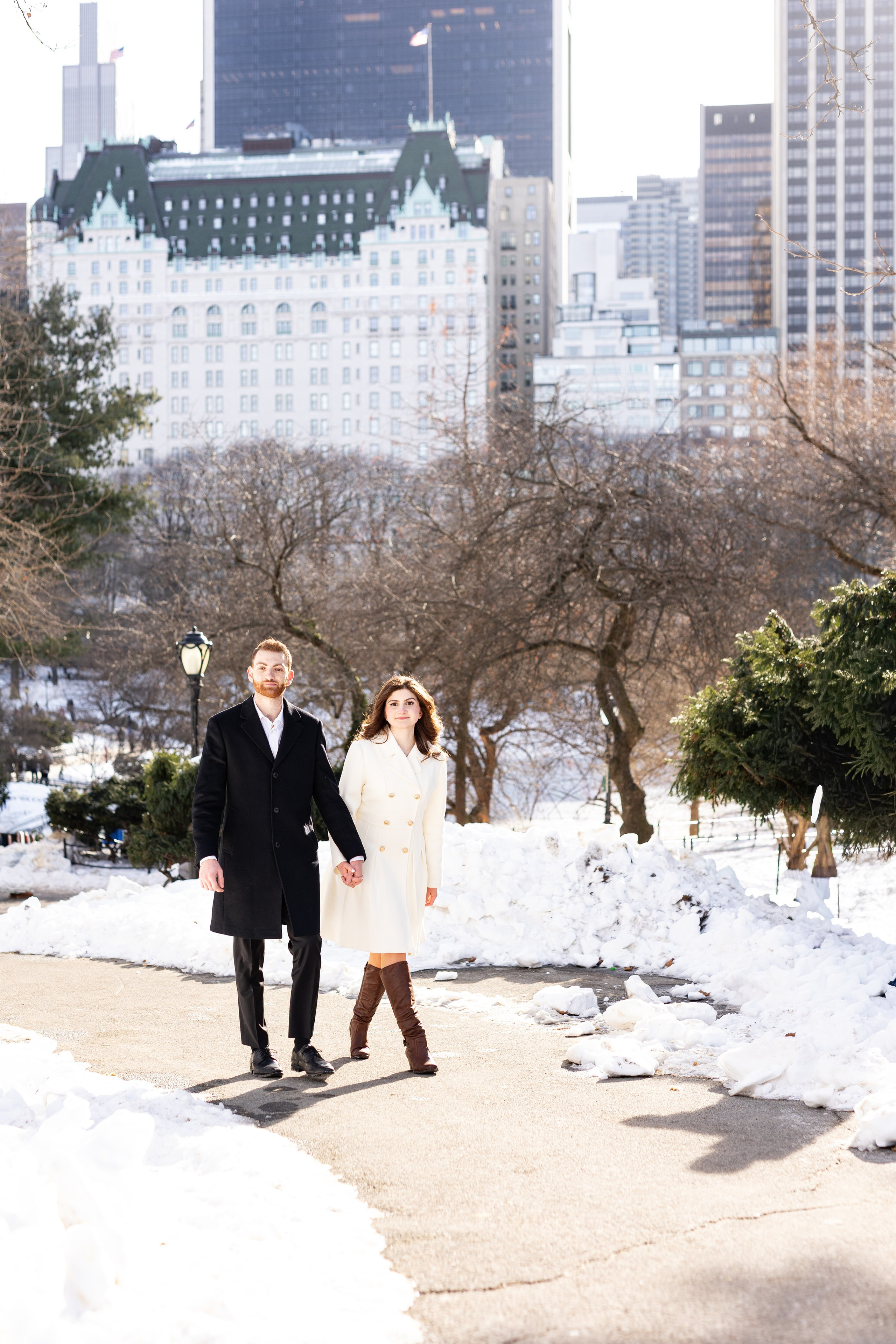 Winter Love in Central Park. Family, lifestyle, and commercial photography in New York and New Jersey