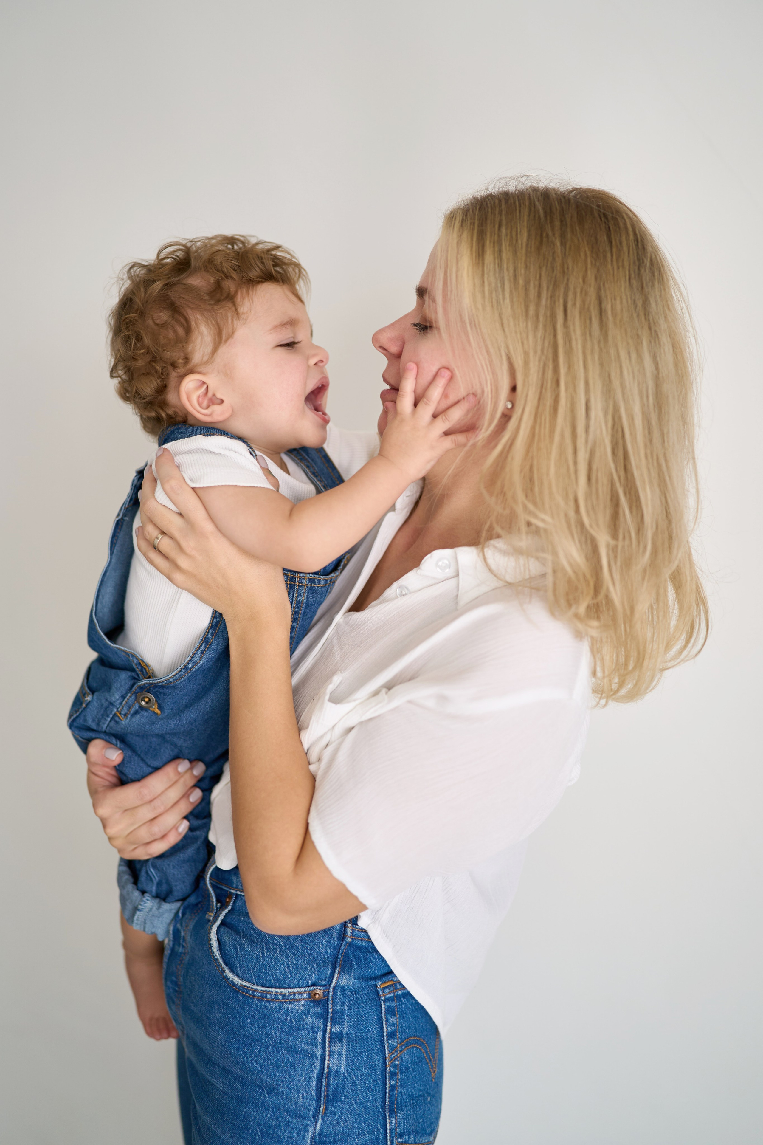 Gilad is 1 year old. צלם אלכס ברט בישראל