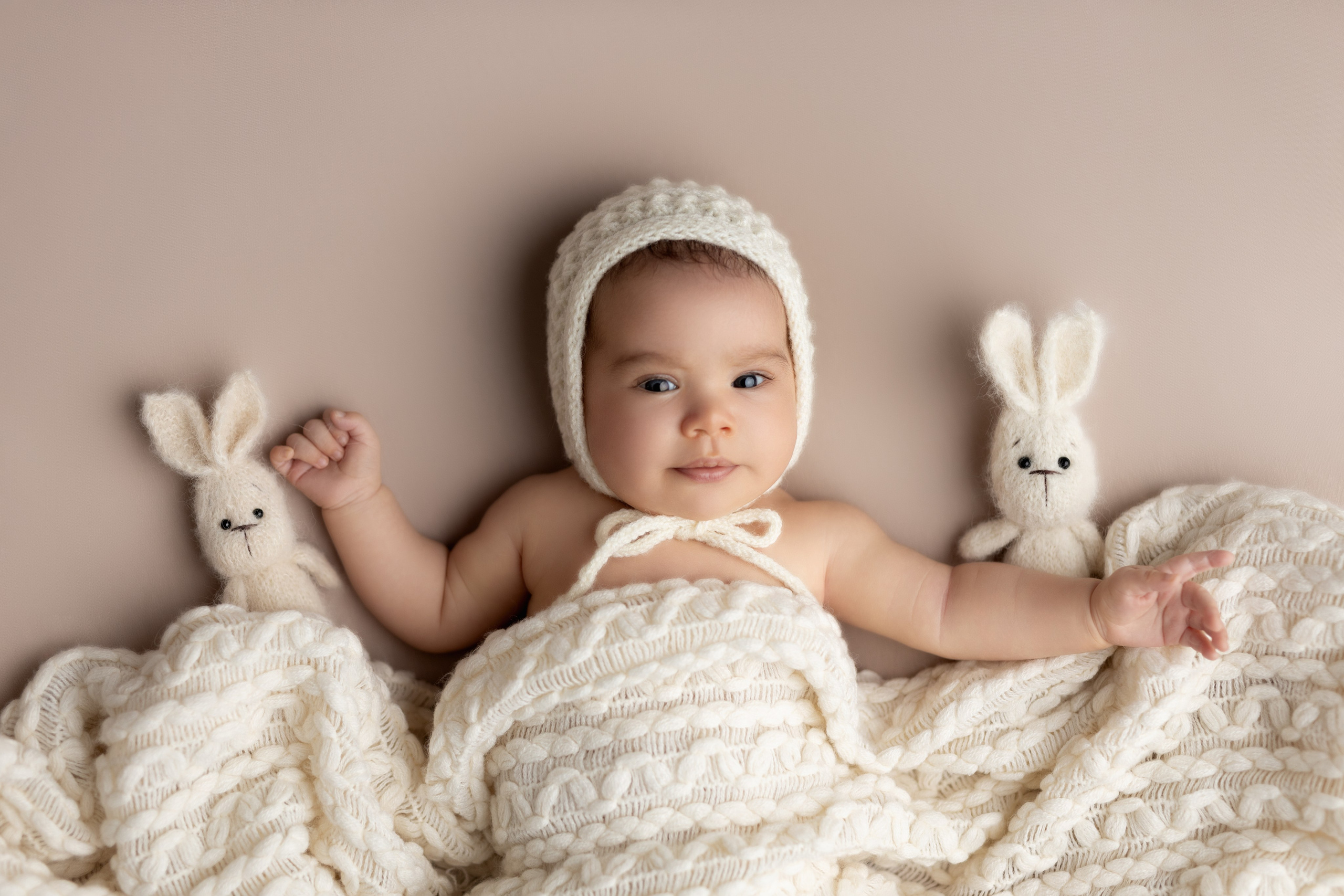 Newborn Classic. Newborn, kids, family photographer based near Zurich, Switzerland