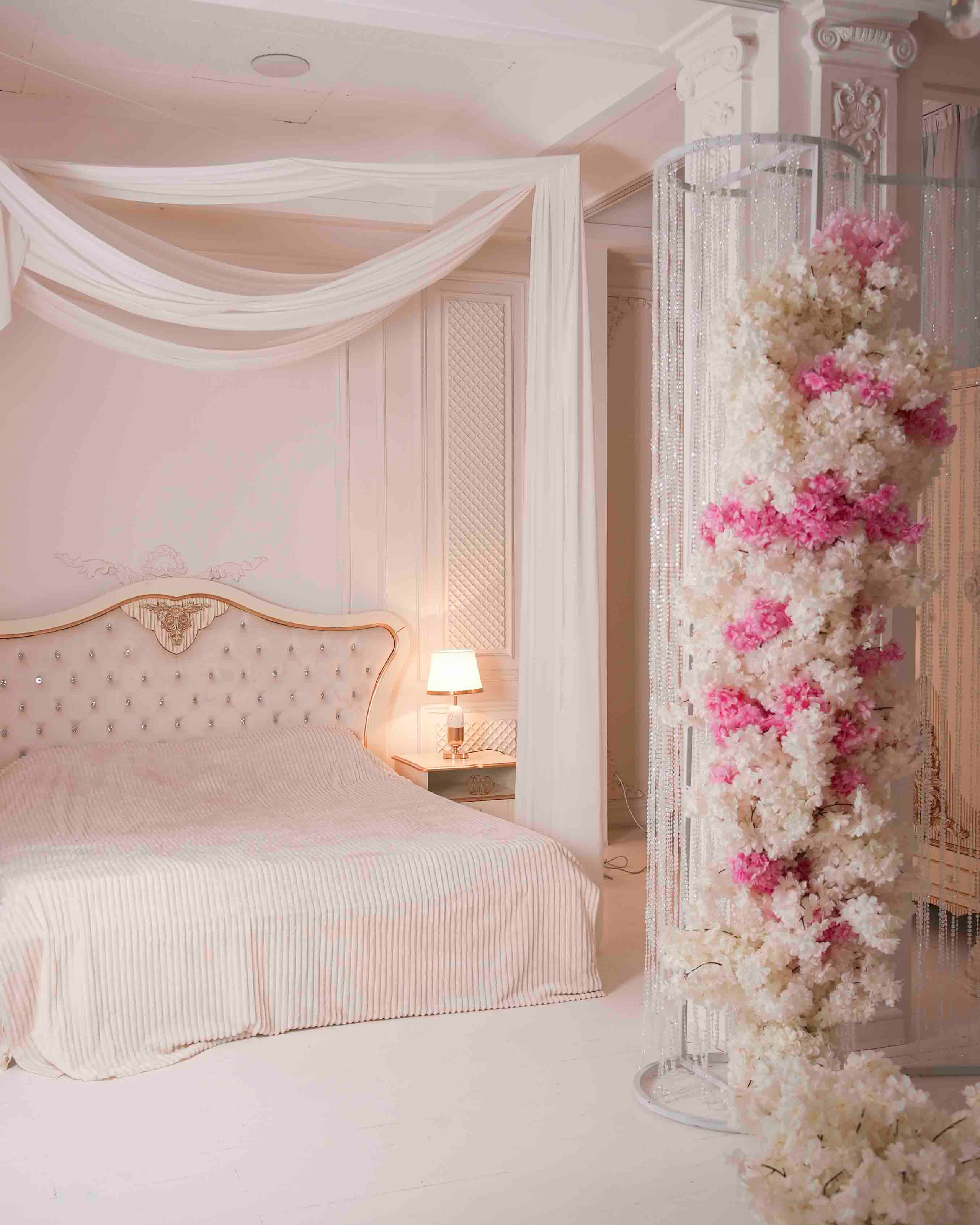 Зал «Light» — (ул.Мукими, 1А). 2astudio.uz