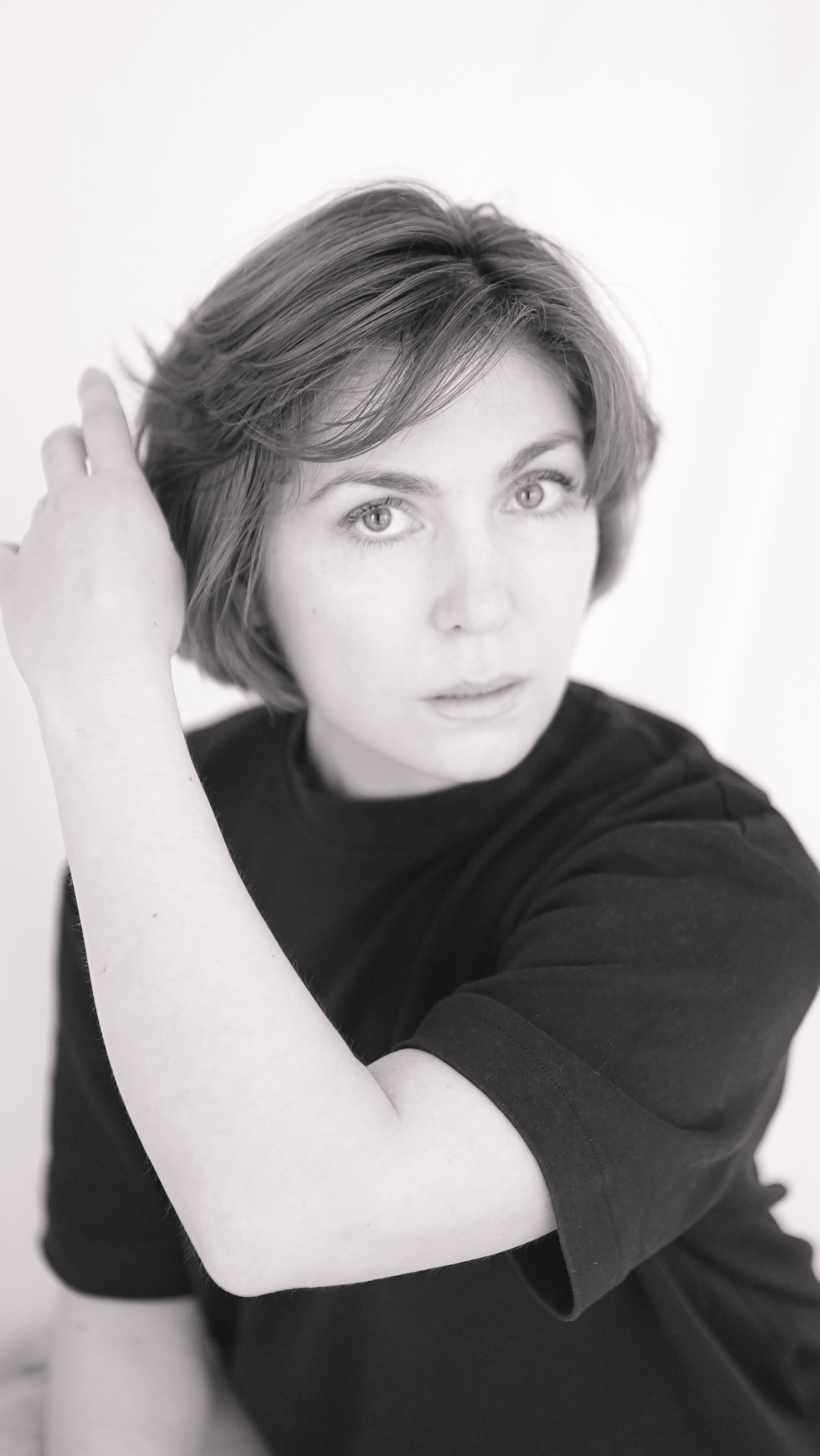 Fotografie de Portret Brașov | Artist Mădălina Beda. Madalina Beda- Artist vizual, fotograf, doula la nastere, consultant babywearing Brasov si in toata tara