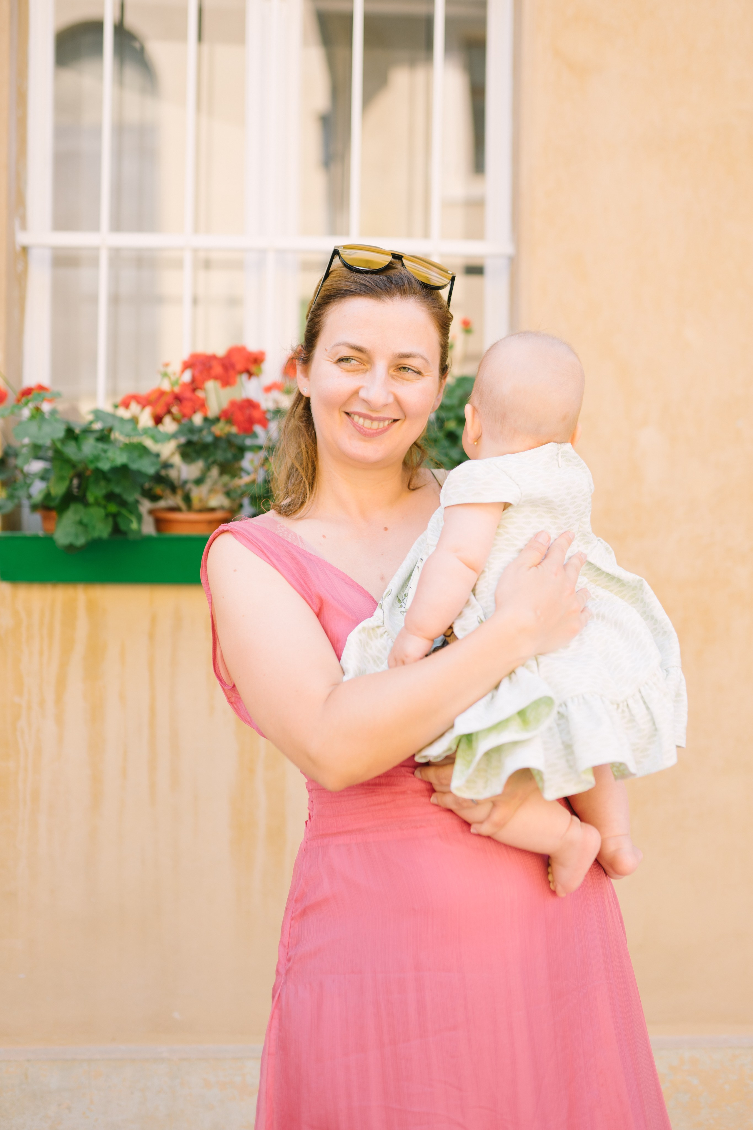 Fotografie de Eveniment Brașov: Povești Vizuale | Mădălina Beda. Madalina Beda- Artist vizual, fotograf, doula la nastere, consultant babywearing Brasov si in toata tara