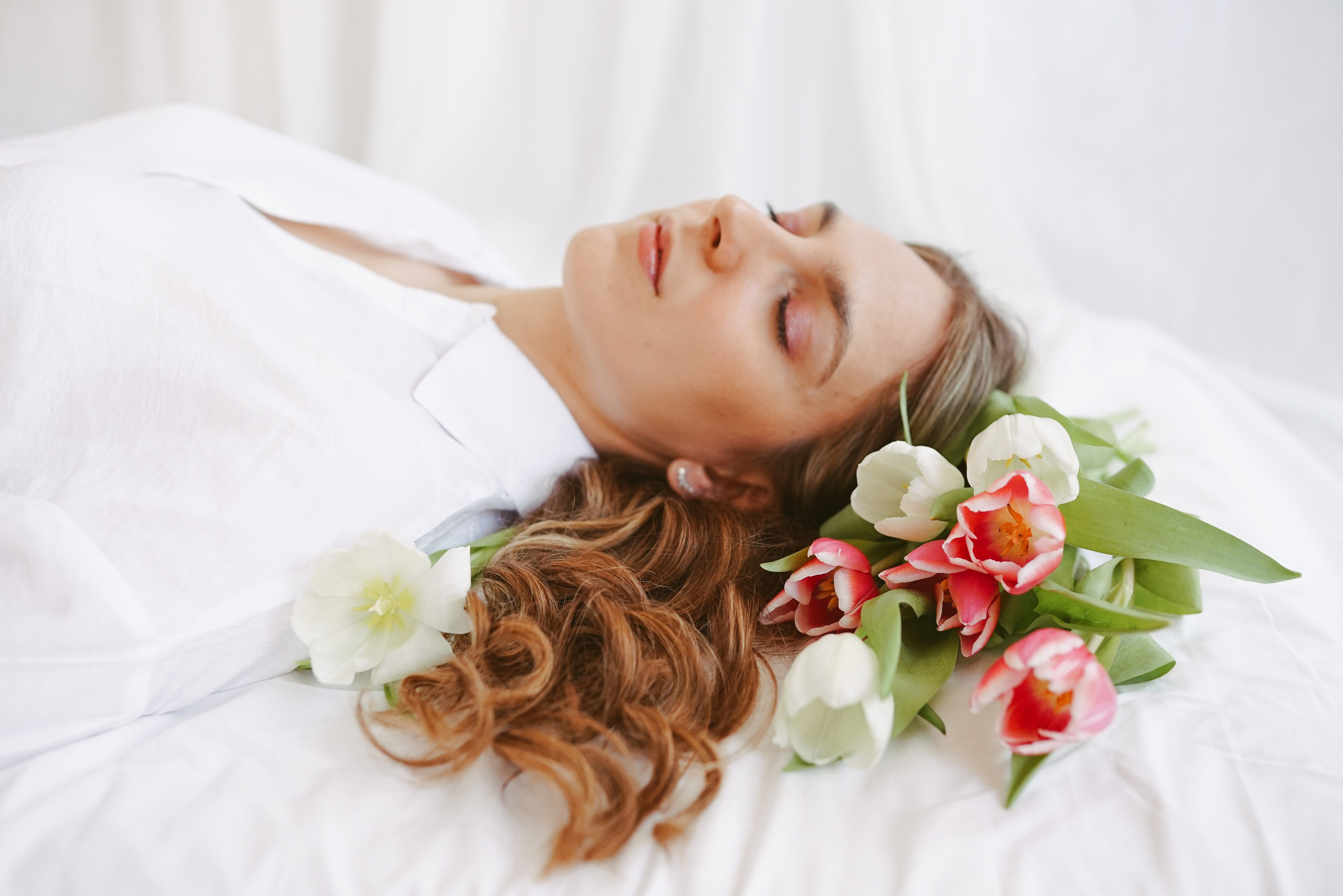 Ședințe Foto Primăvara Colorată Brașov | Mădălina Beda. Madalina Beda- Artist vizual, fotograf, doula la nastere, consultant babywearing Brasov si in toata tara