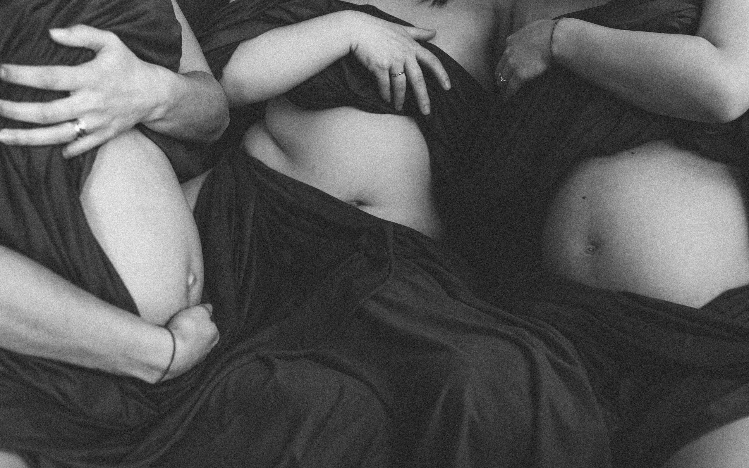 Maternitas in Flore: Celebrarea Maternității | Mădălina Beda. Madalina Beda- Artist vizual, fotograf, doula la nastere, consultant babywearing Brasov si in toata tara