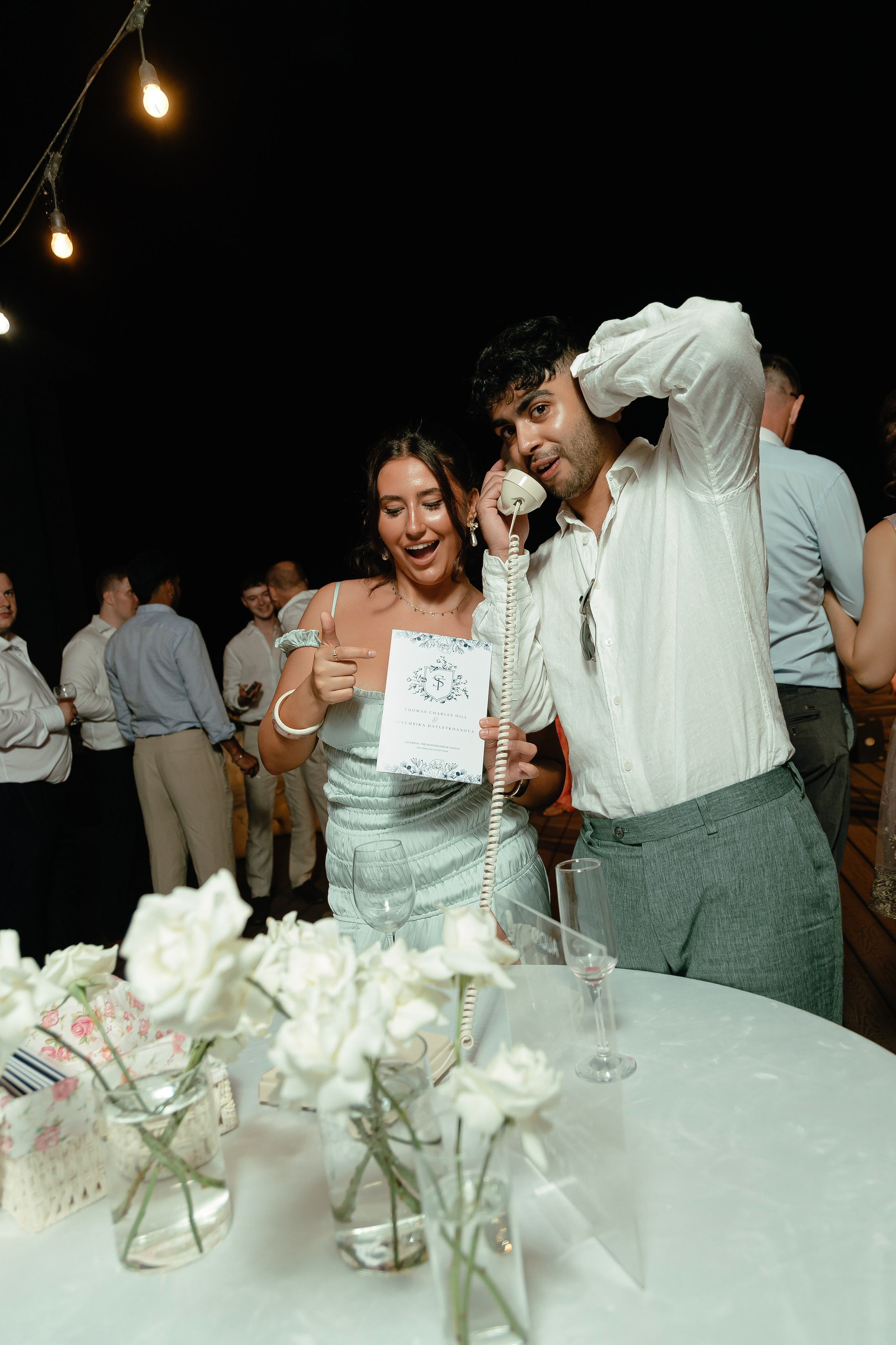 Thomas & Suyumbika. Главная