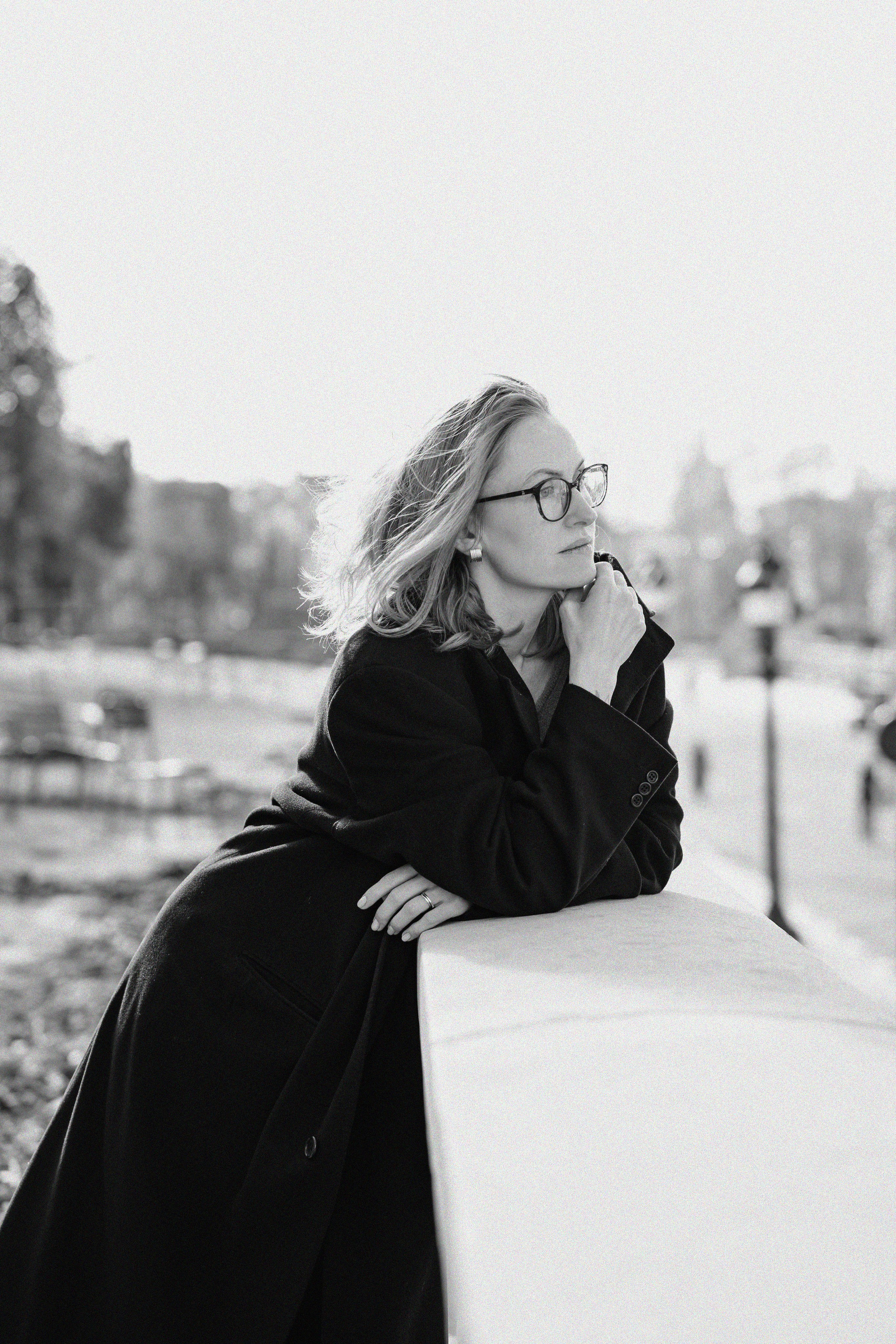 Золотой час. Портрет на Place de la Concorde. Ksenia Marchand/ Lifestyle фотограф в Париже