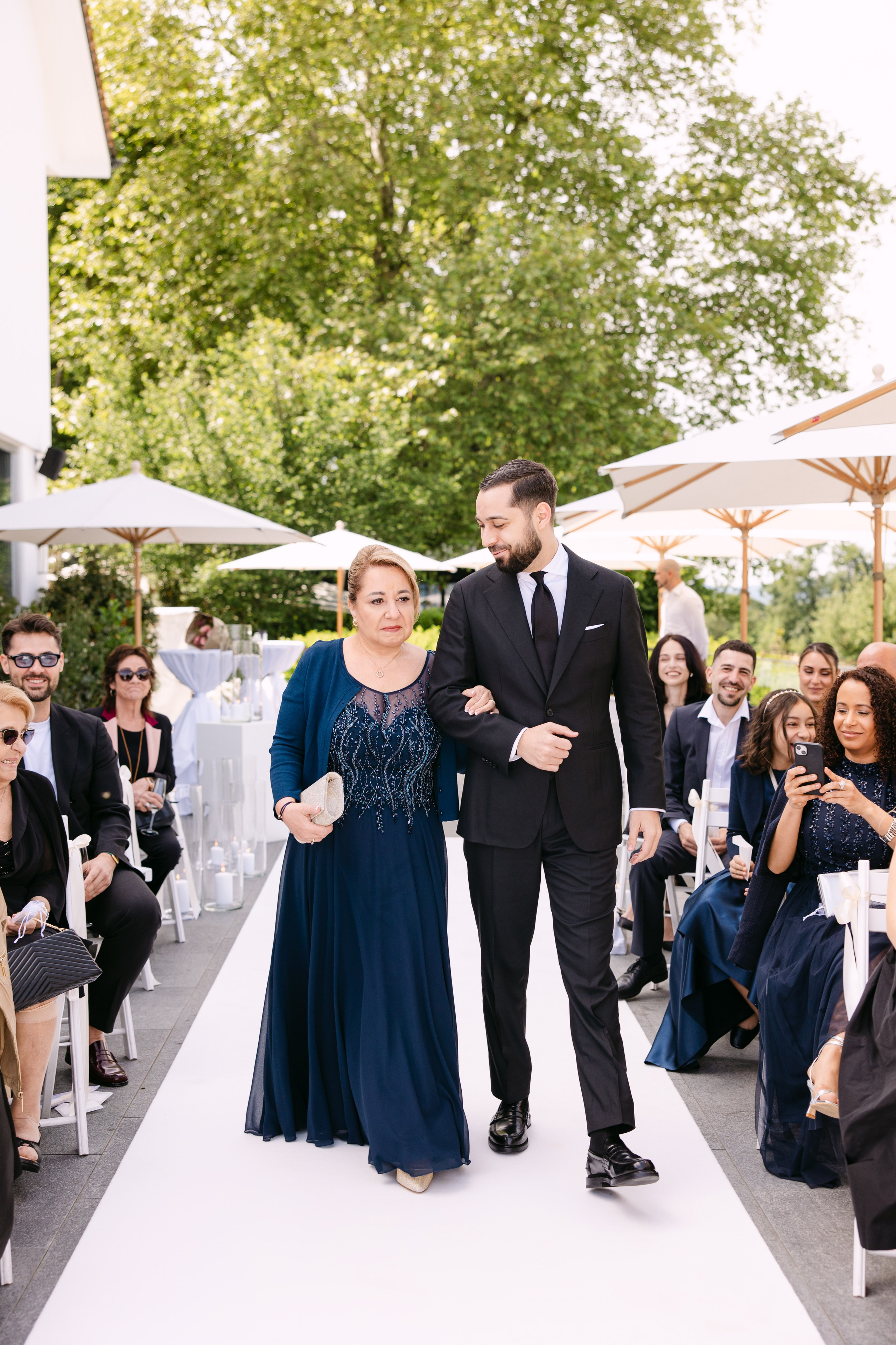 Unvergessliche Hochzeit am Zürichsee: Landgasthof Halbinsel Au. Familien- & Hochzeitsfotografin Schweiz. Valeria Diaz in Zürich und Umgebung