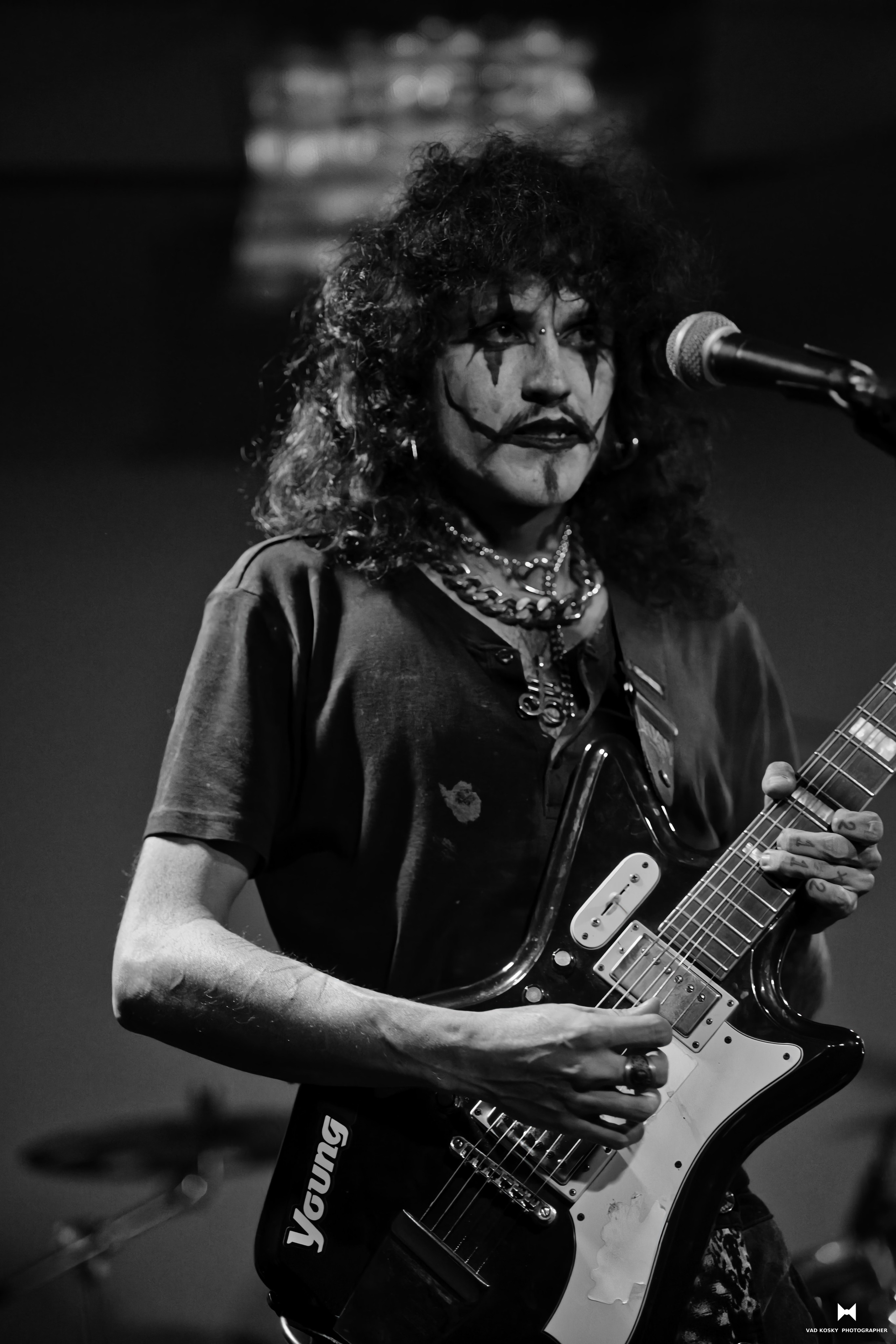 Crimson bass — Mary Bar Haifa 28.11.25. Vad Kosky Photographer