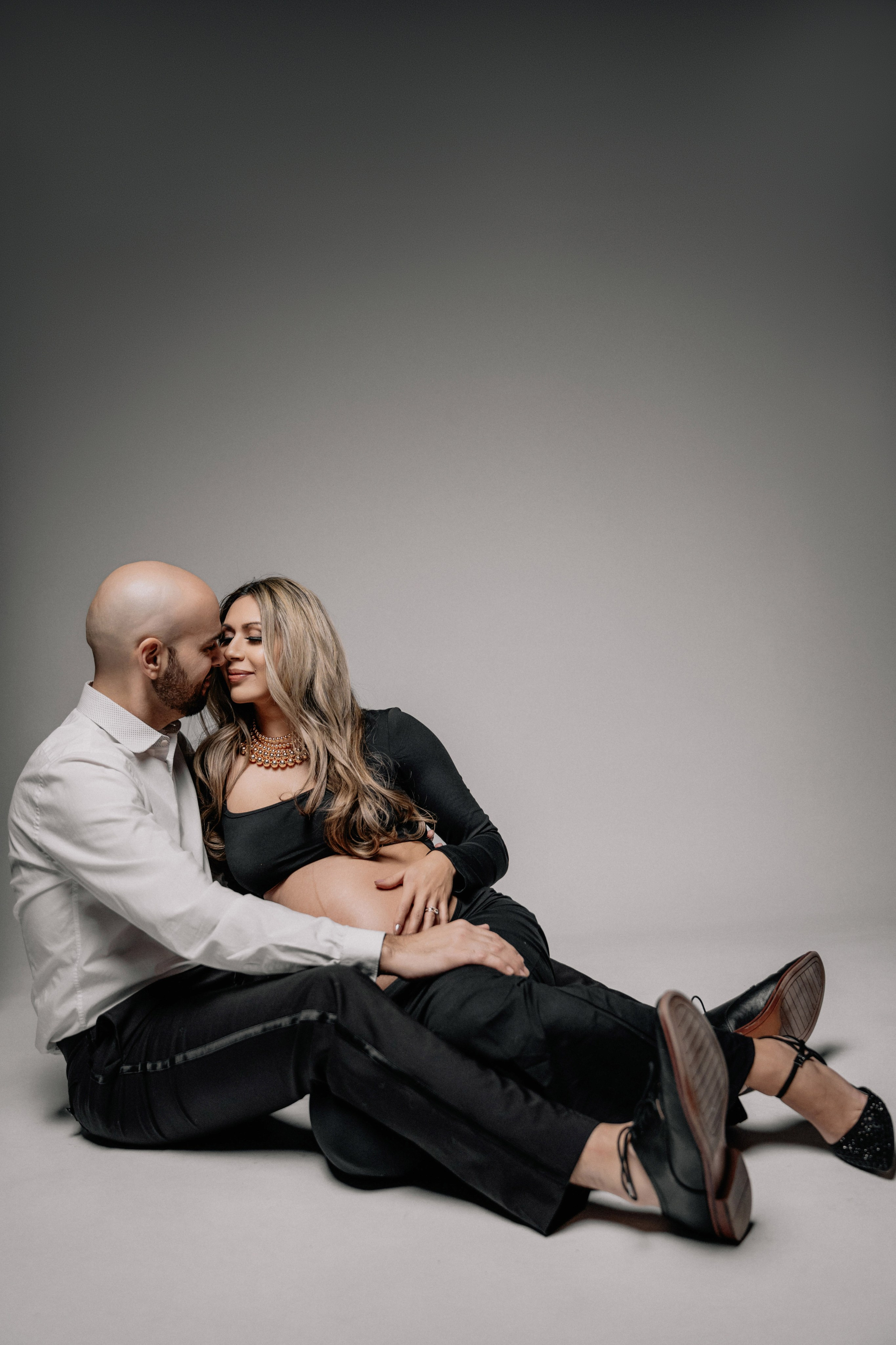 Vivian&Jose. Maternity in studio. Wedding and family photographer and videographer PA, NJ, NY, DE, MD